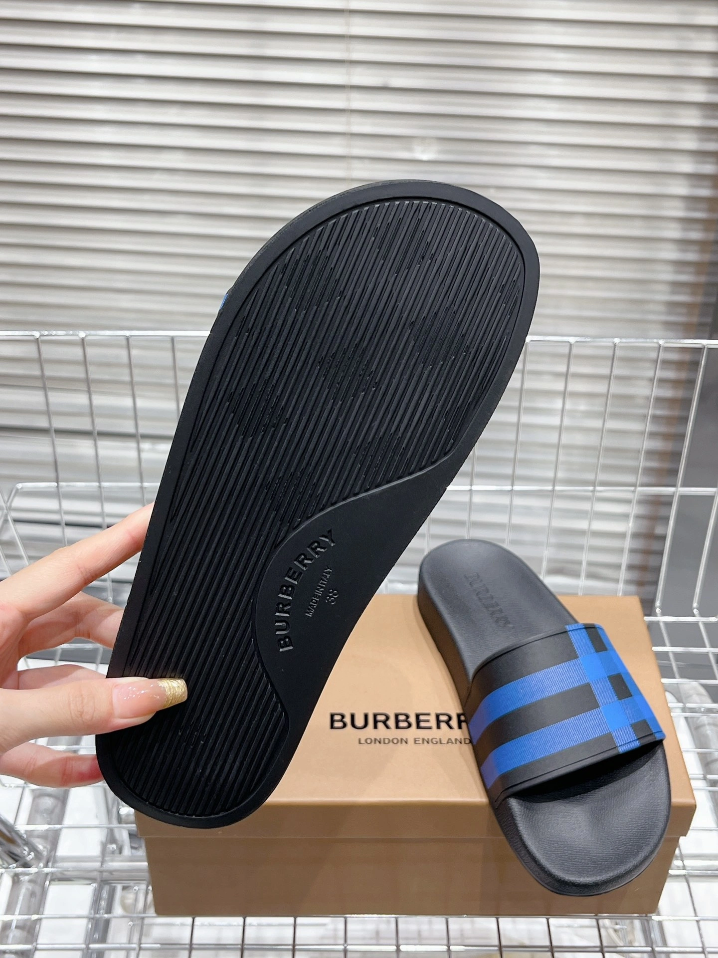 Seasonal Women and Men B*urberry Top Slippers CL 20230820- 6118
