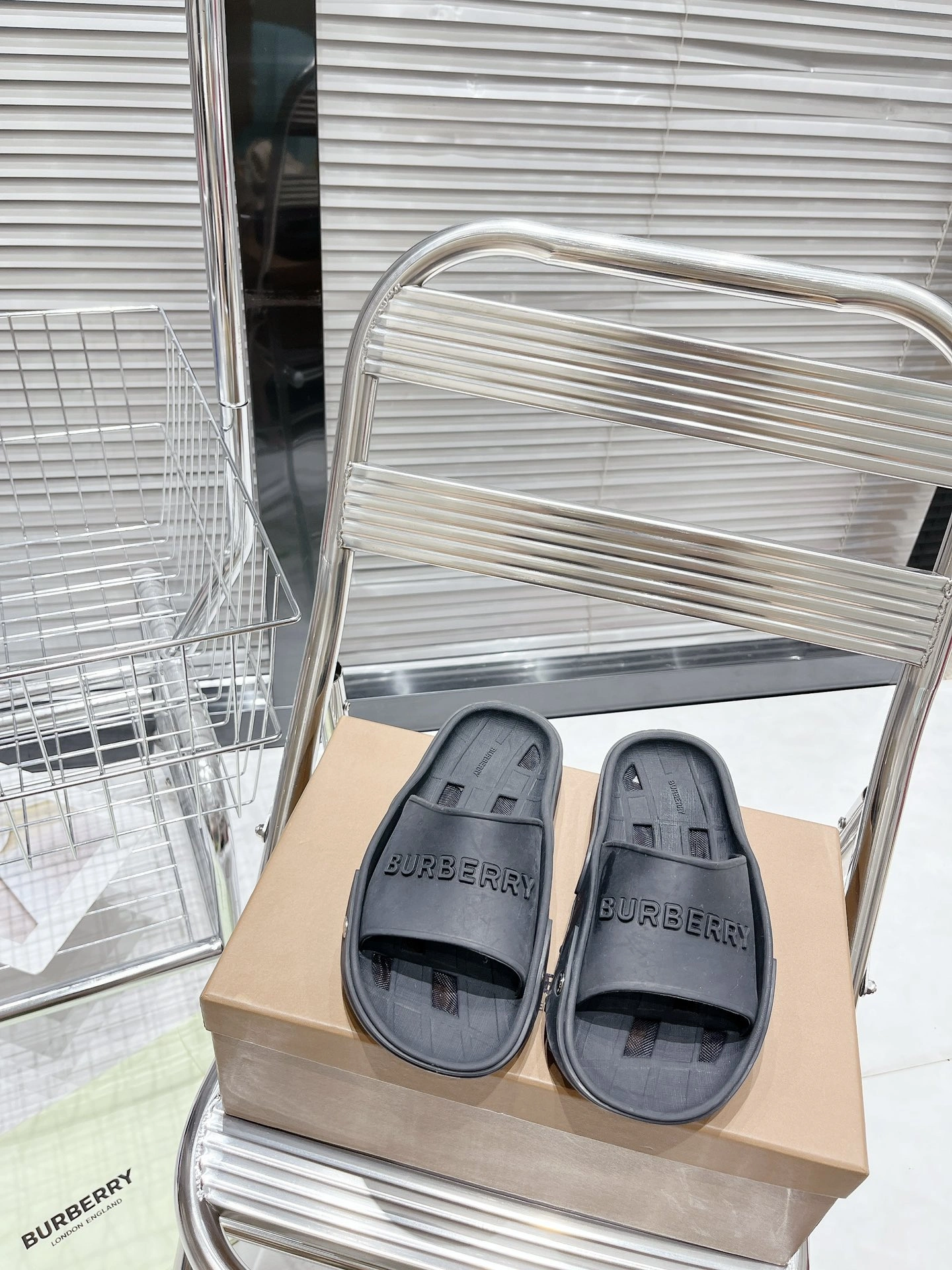 Efficient Women and Men B*urberry Top Slippers CL 20230820- 6114