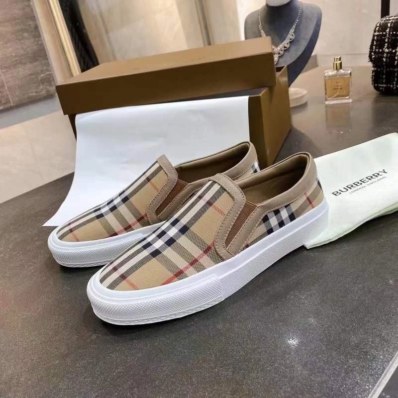 Women and Men B*urberry Top Sneaker CL 20230820- FashionForward 6141