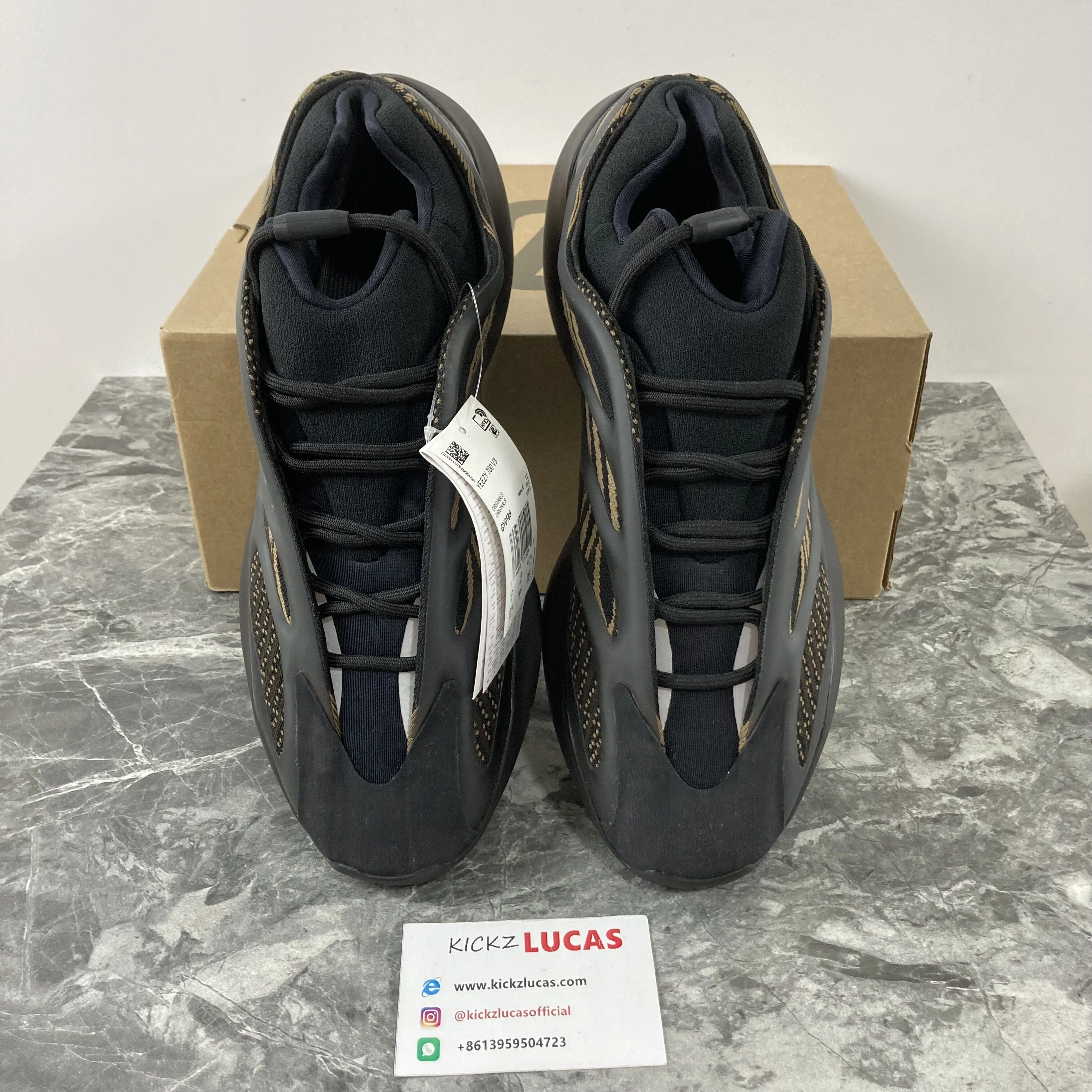 Yeezy 700 V3 Clay Brown GY Flexible 2735