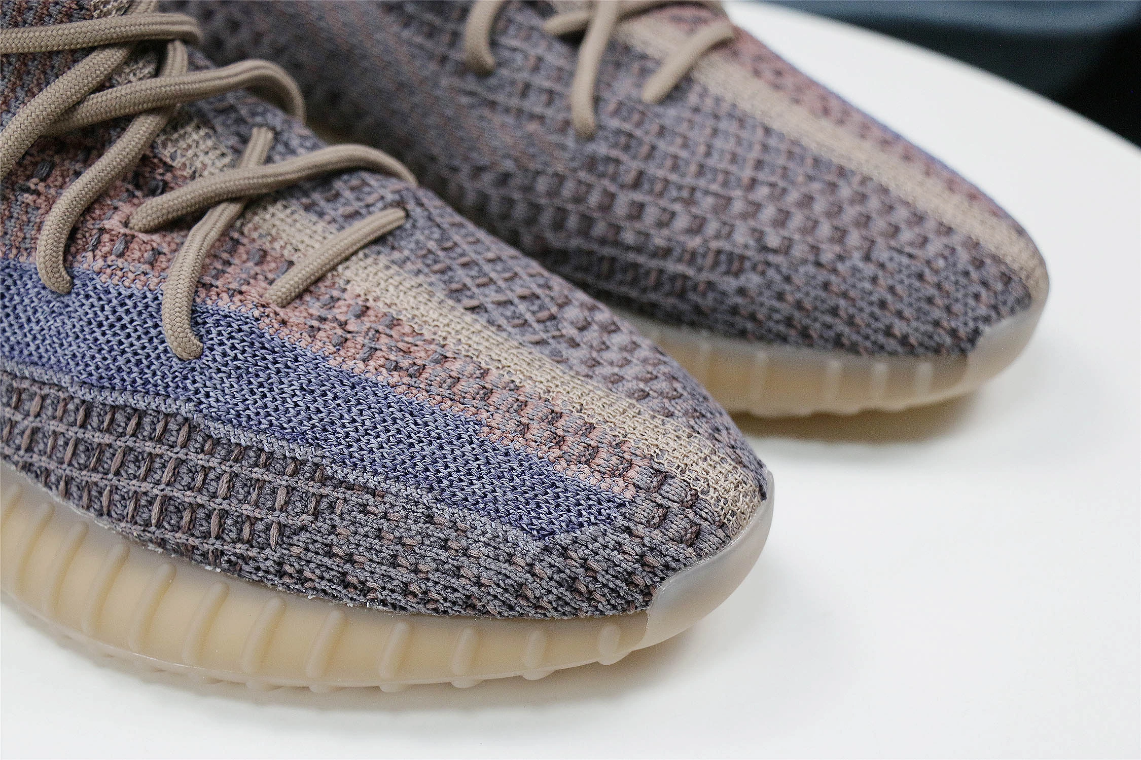 Yeezy Boost 350 V2 Fade DailyWear 2645