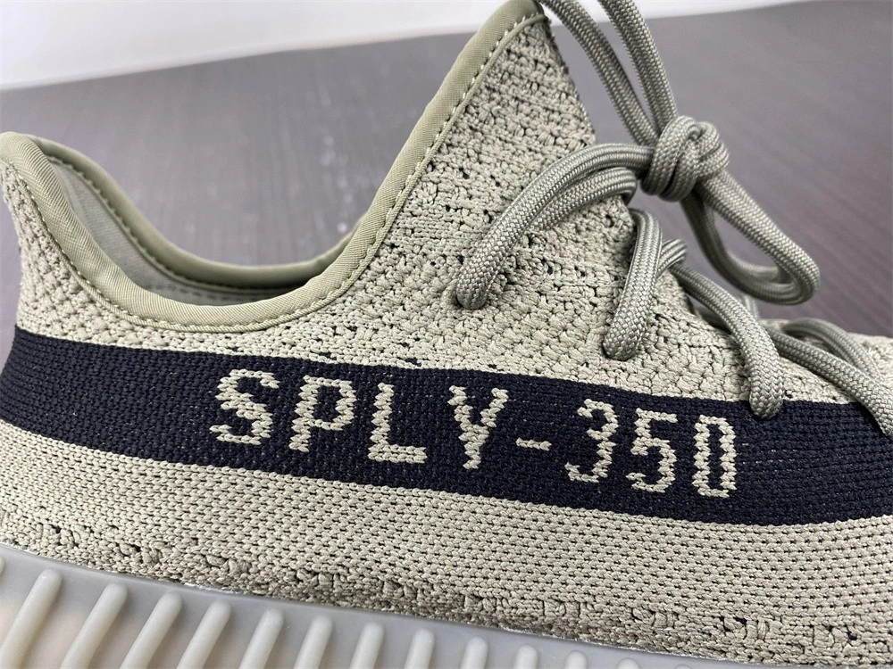 Supportive Yeezy Boost 350 V2 Granite HQ 2627