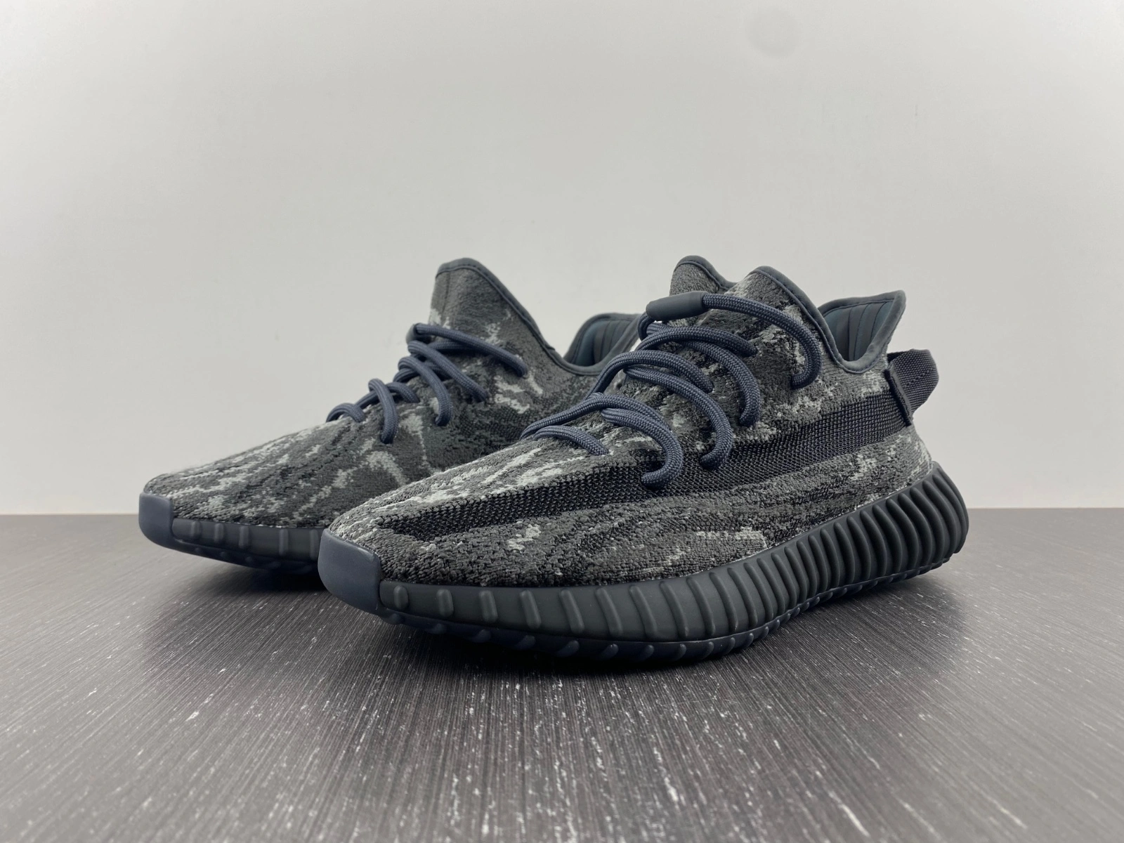 Classic Yeezy Boost 350 V2 ID 2616
