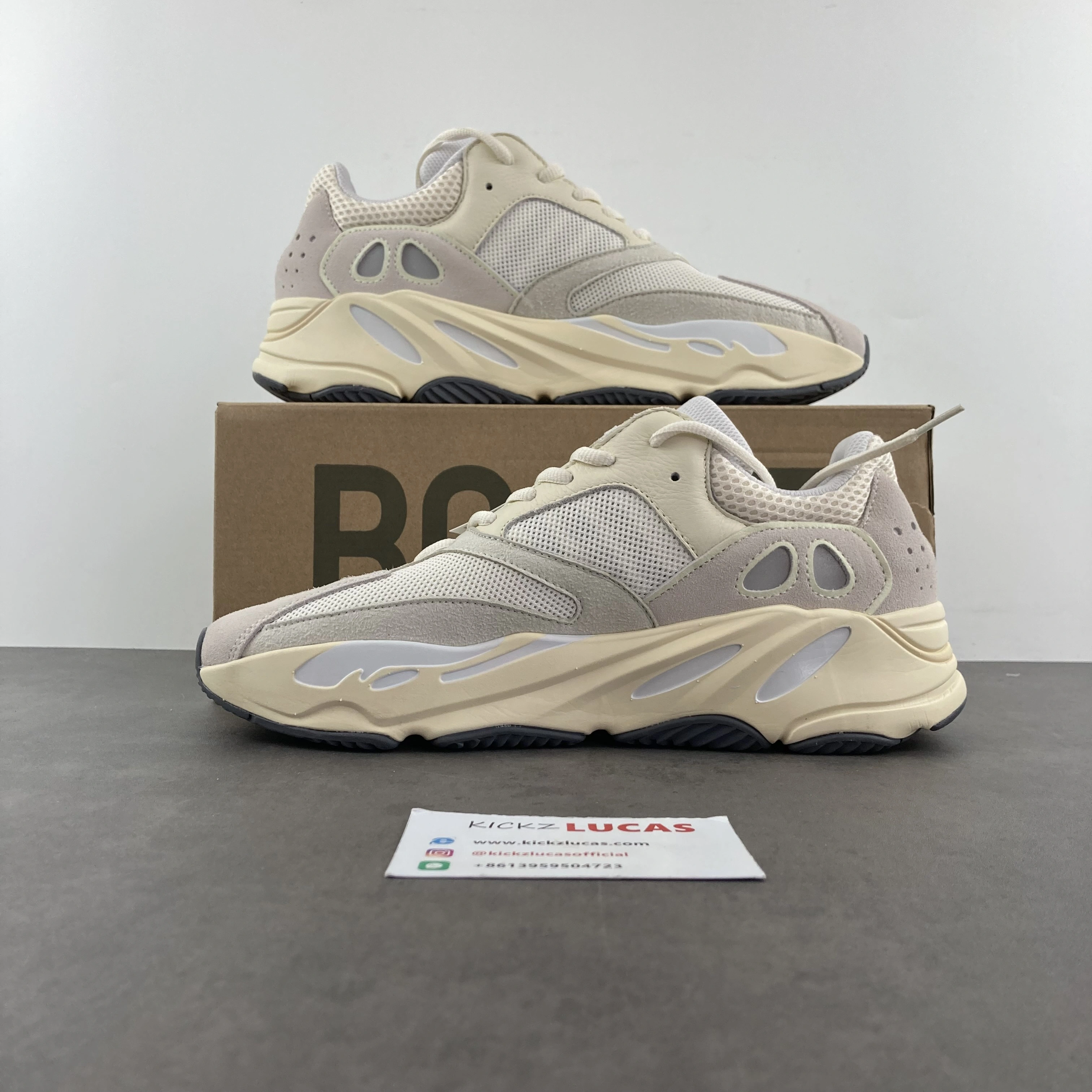 Yeezy Boost 700 Analog EG Cozy 2749