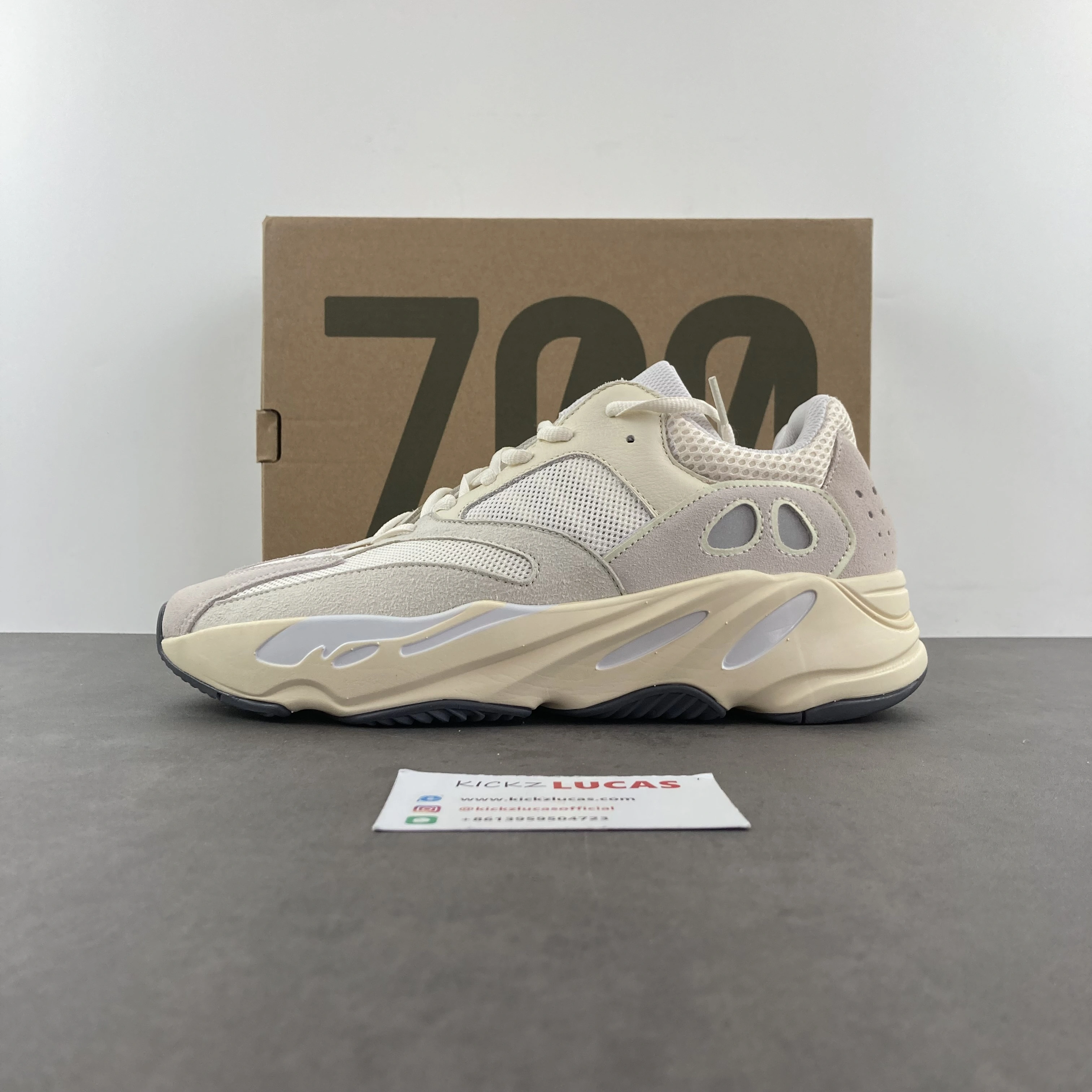 Yeezy Boost 700 Analog EG Cozy 2749