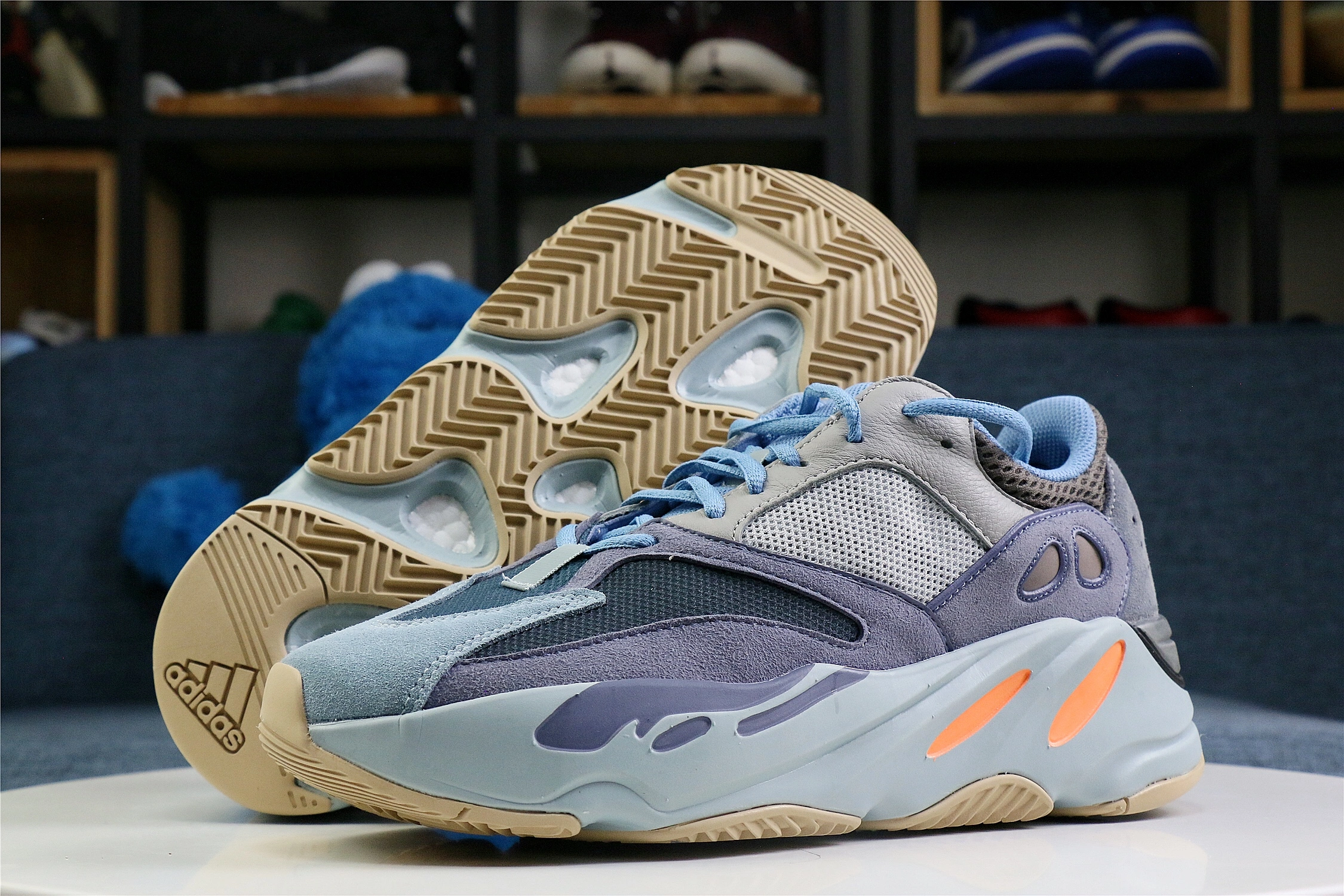 Yeezy Boost 700 Carbon Blue Fashionable 2737
