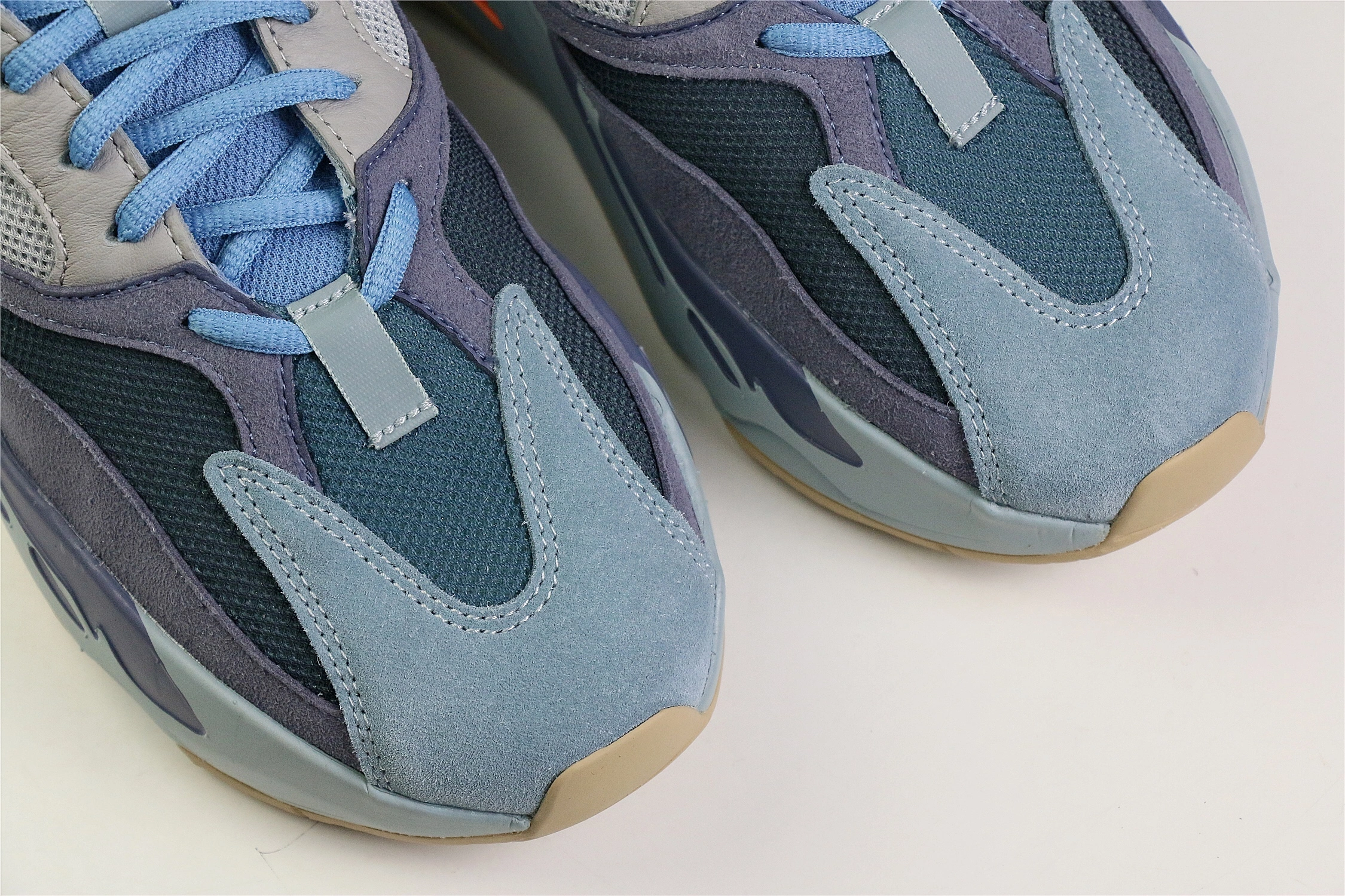 Yeezy Boost 700 Carbon Blue Fashionable 2737