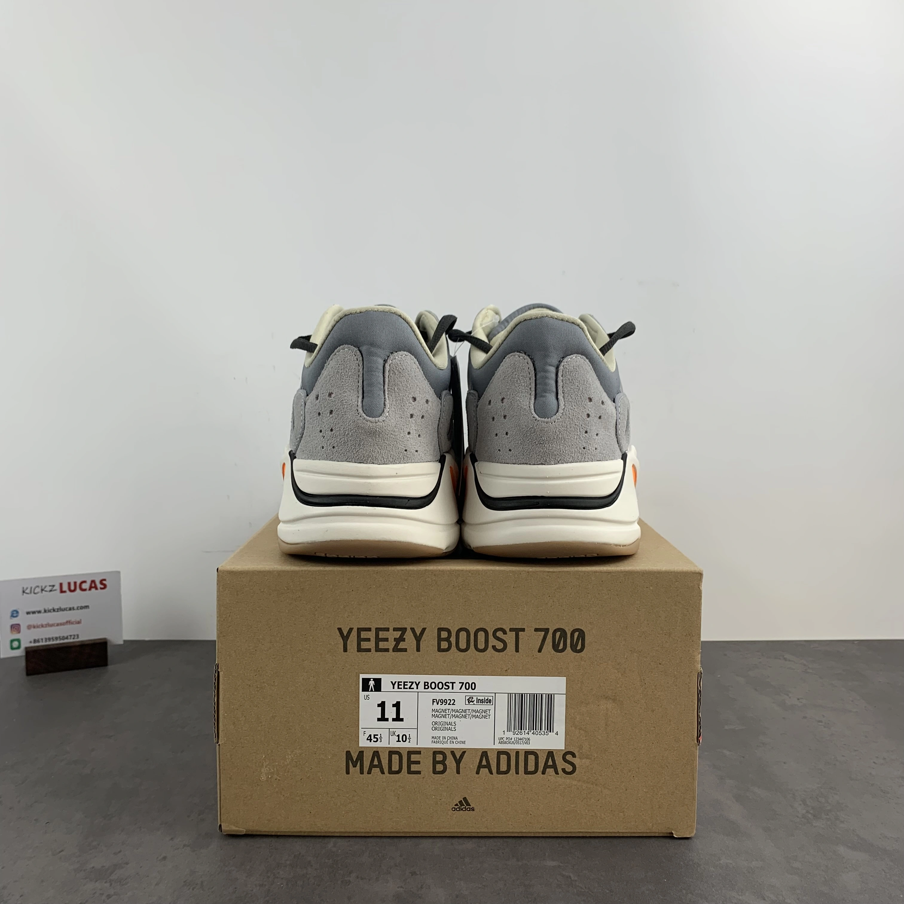 Yeezy Boost 700 Magnet FV Timeless 2742