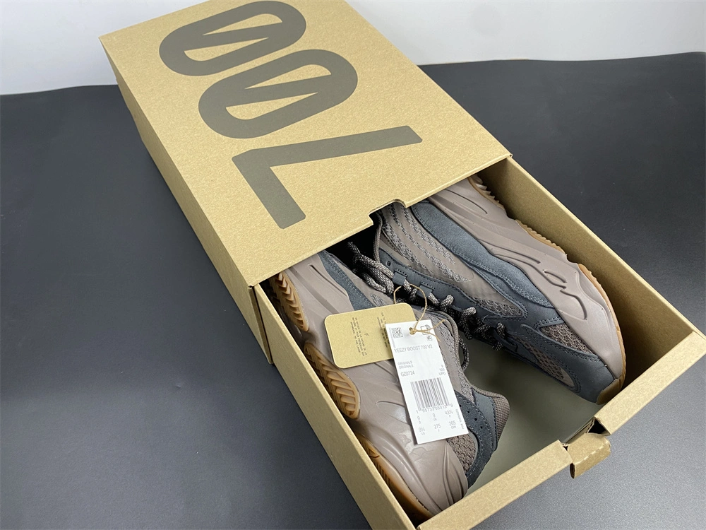 RelaxedFit Yeezy Boost 700 V2 EG 2724