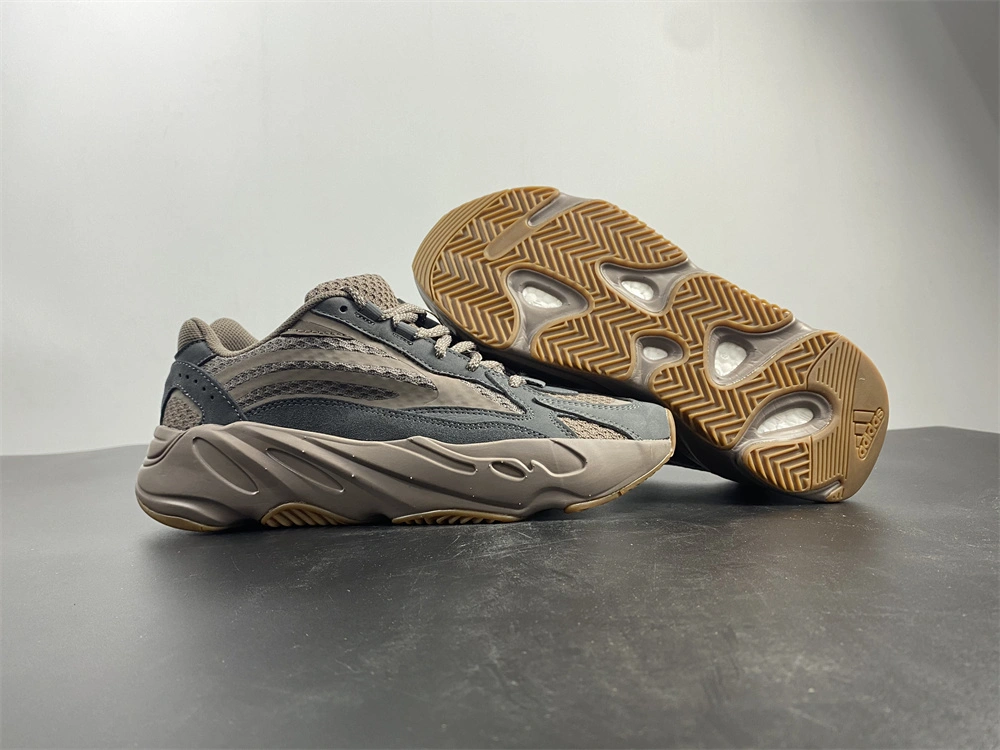 RelaxedFit Yeezy Boost 700 V2 EG 2724