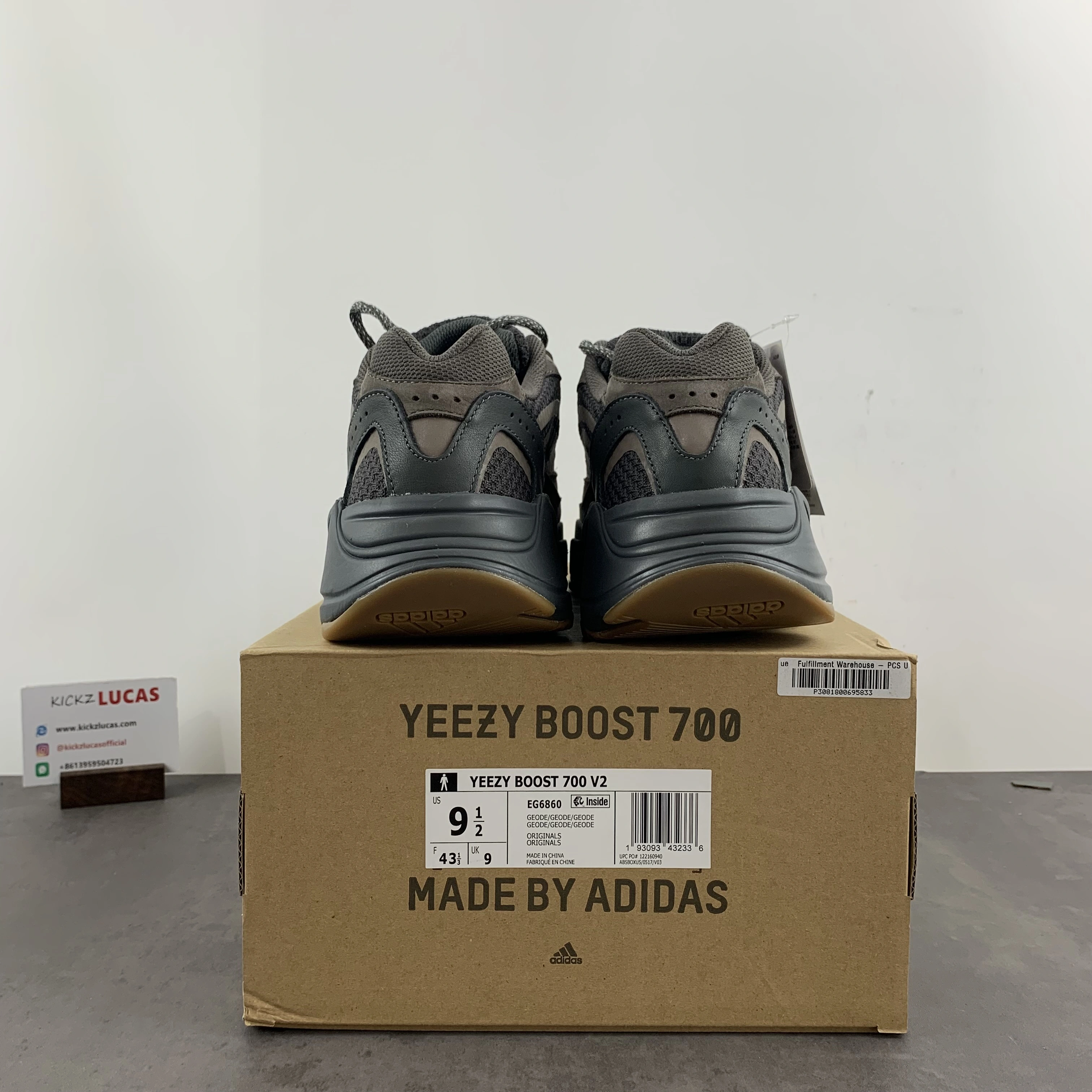 Durable Yeezy Boost 700 V2 Geode EG 2746
