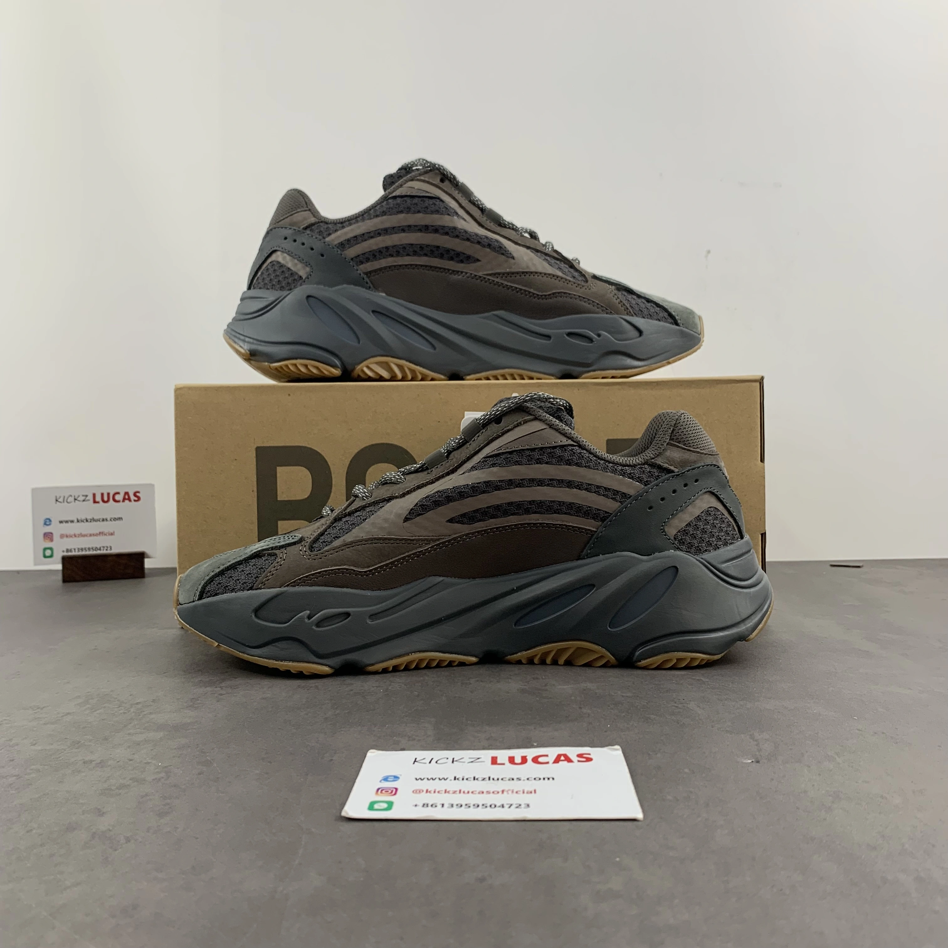 Durable Yeezy Boost 700 V2 Geode EG 2746