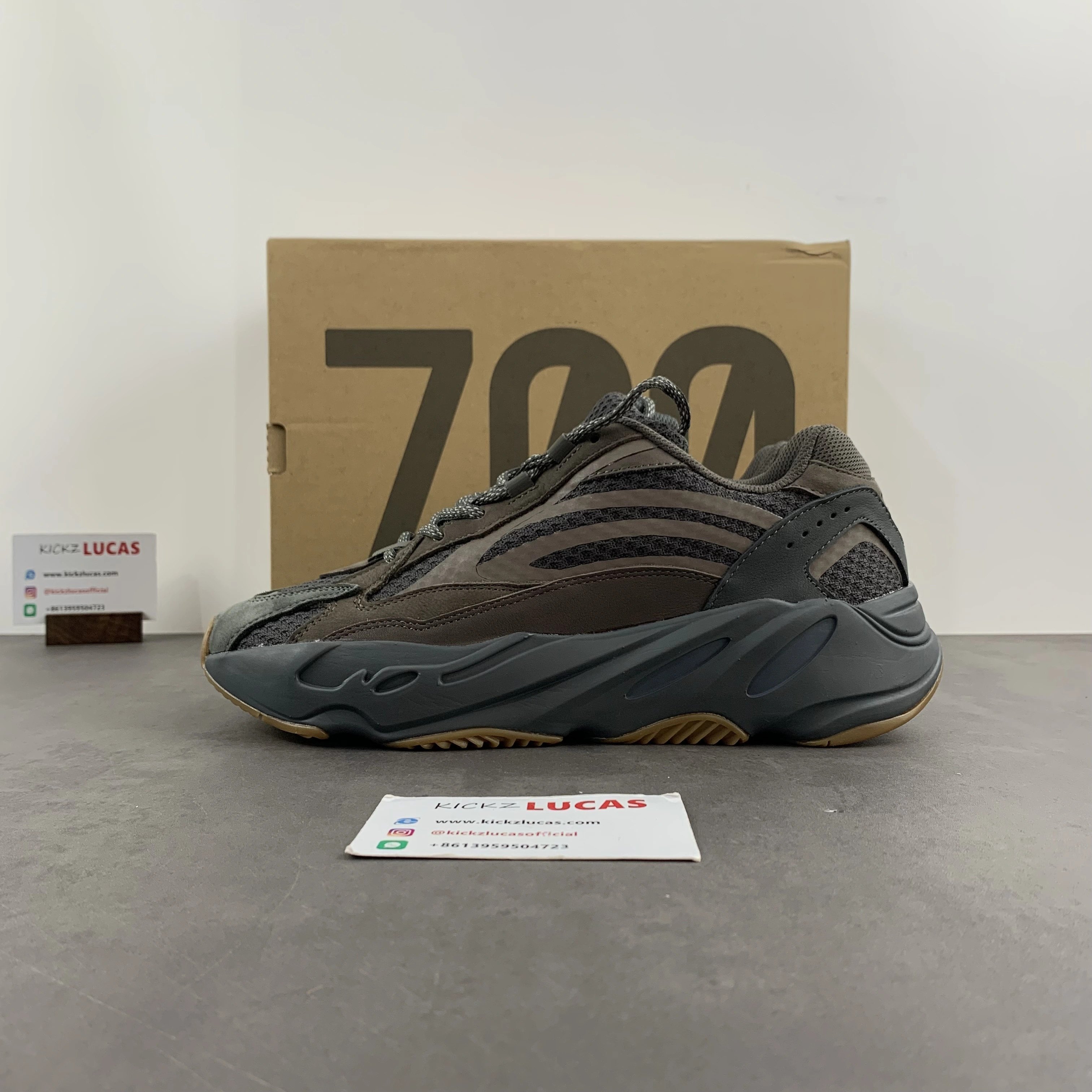 Durable Yeezy Boost 700 V2 Geode EG 2746