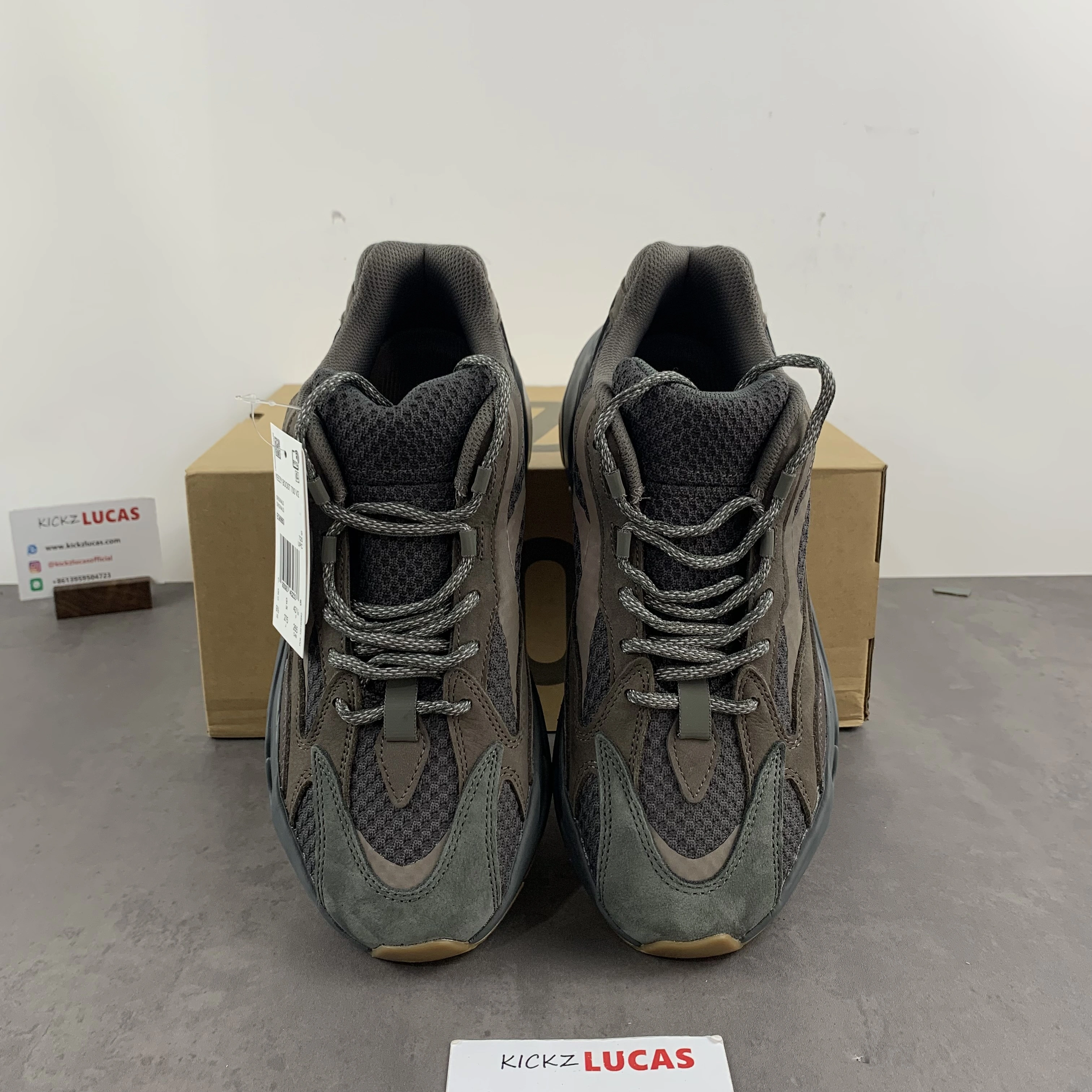 Durable Yeezy Boost 700 V2 Geode EG 2746