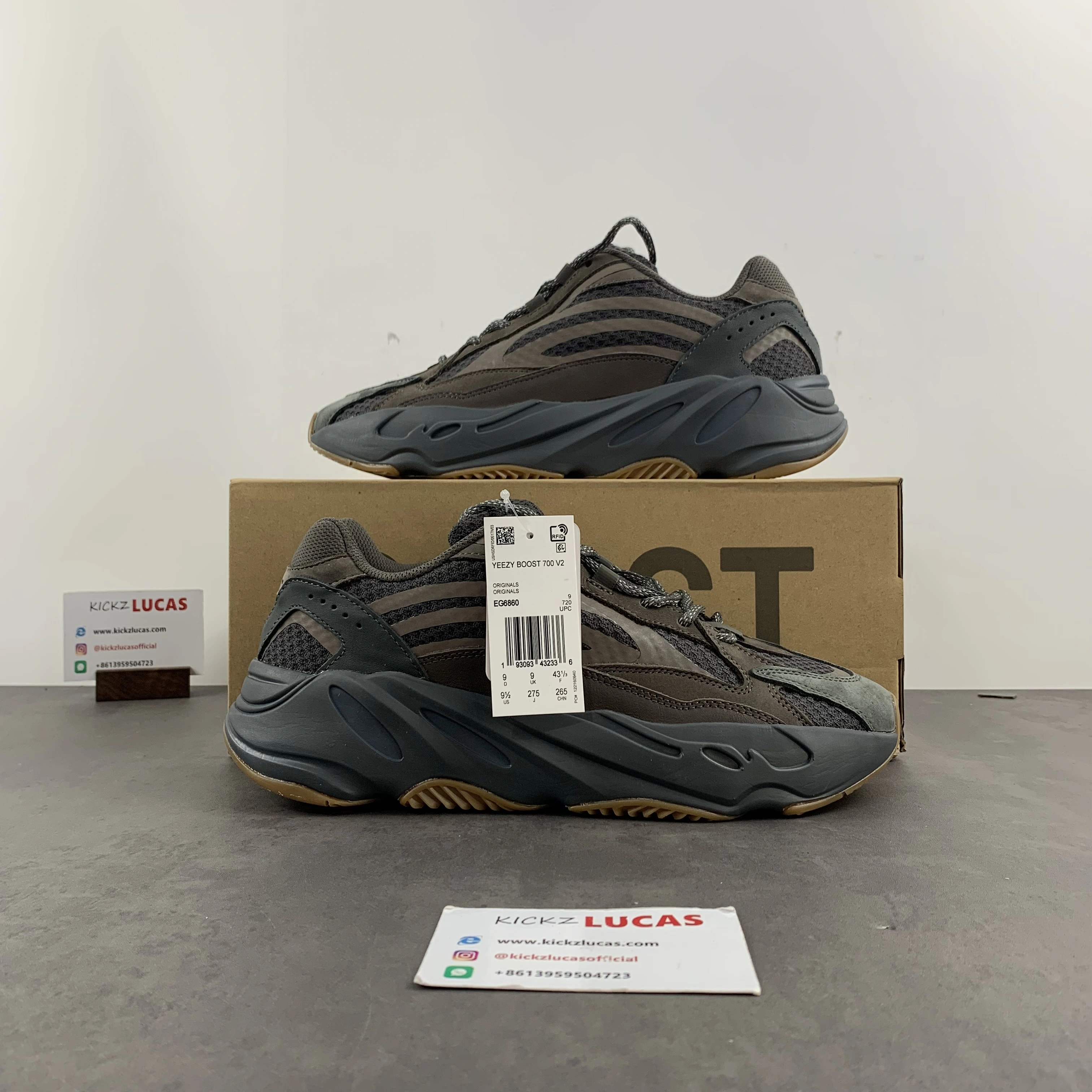 Durable Yeezy Boost 700 V2 Geode EG 2746