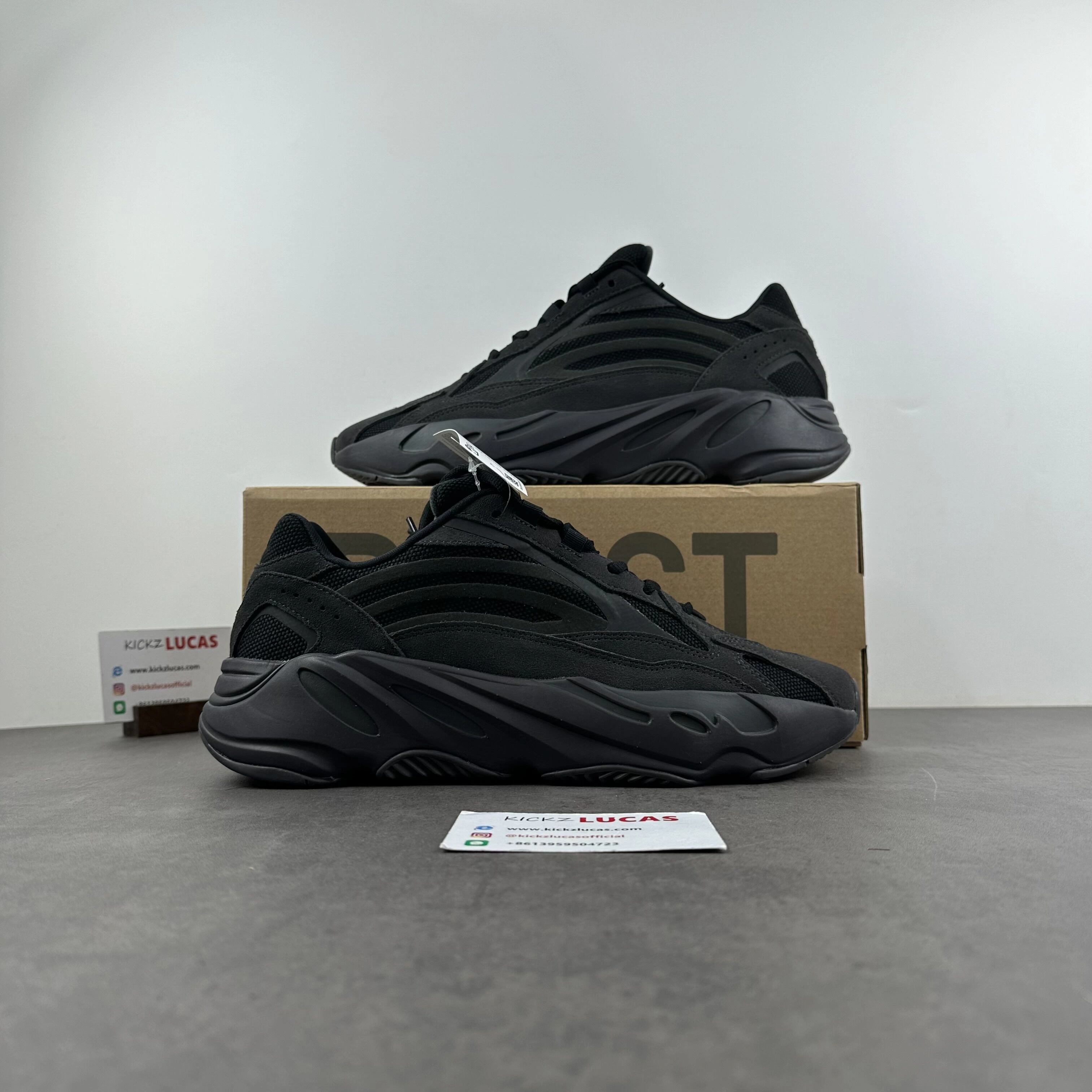 Yeezy Boost 700 V2 Vanta FU WellDesigned 2747
