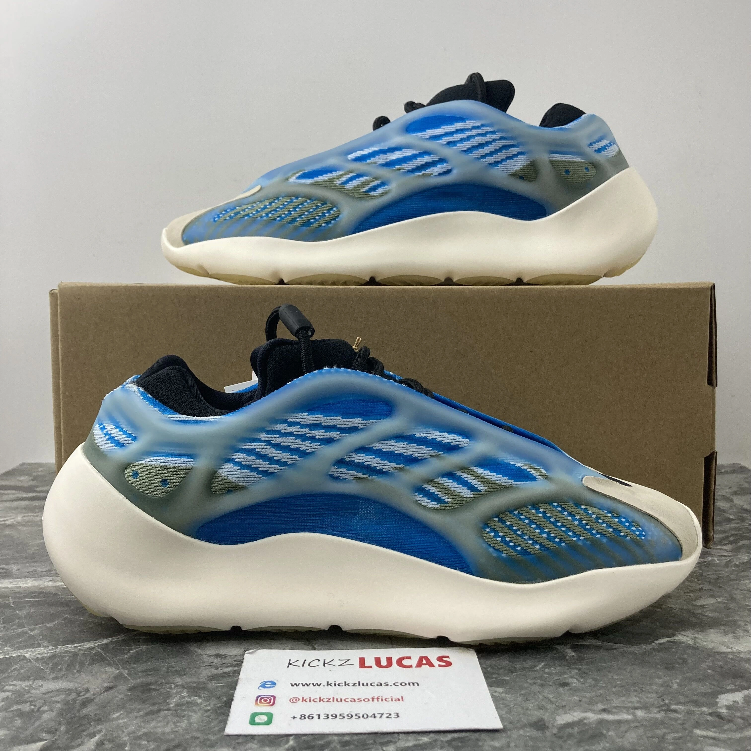 Yeezy Boost 700 V3 Azareth G Effortless 2733
