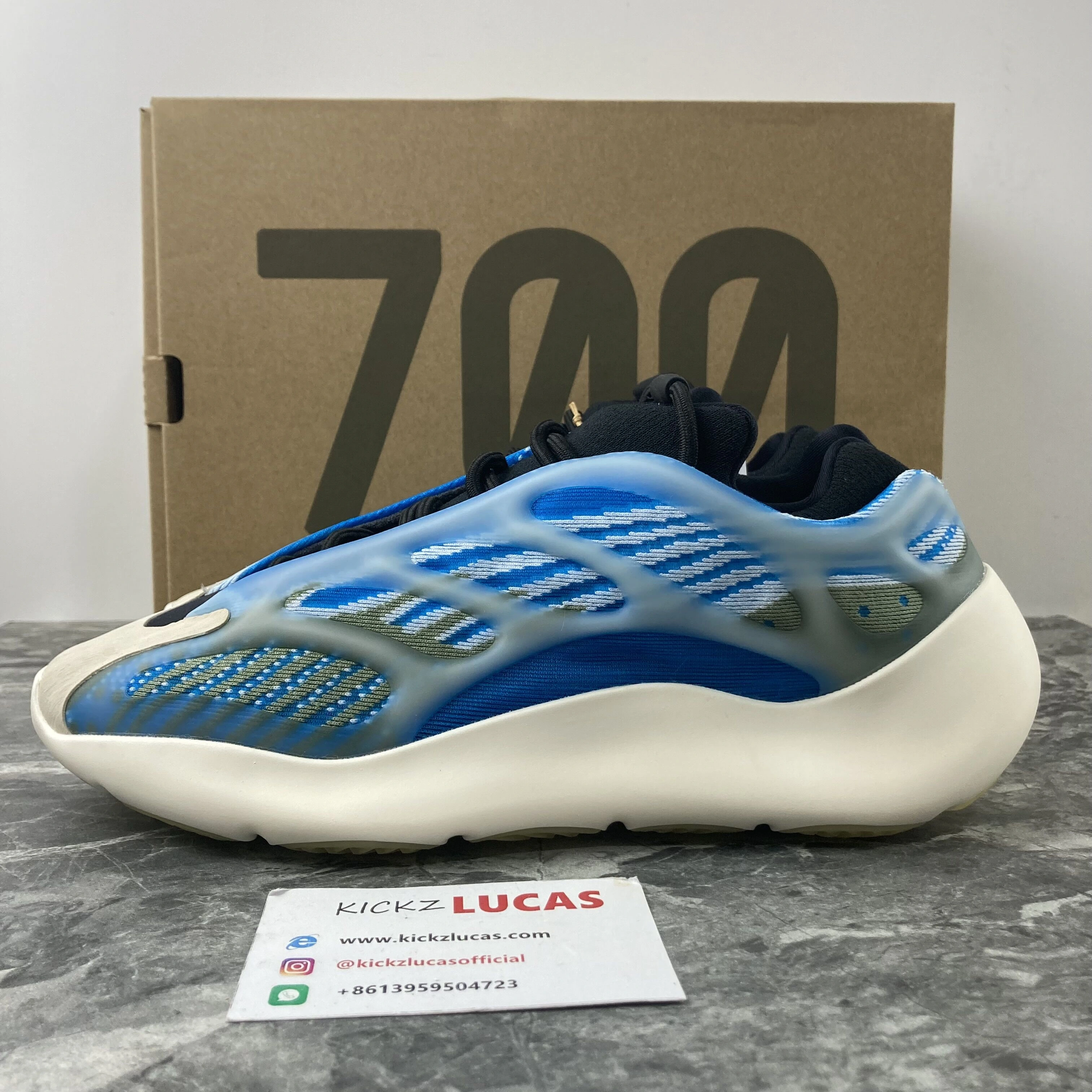 Yeezy Boost 700 V3 Azareth G Effortless 2733