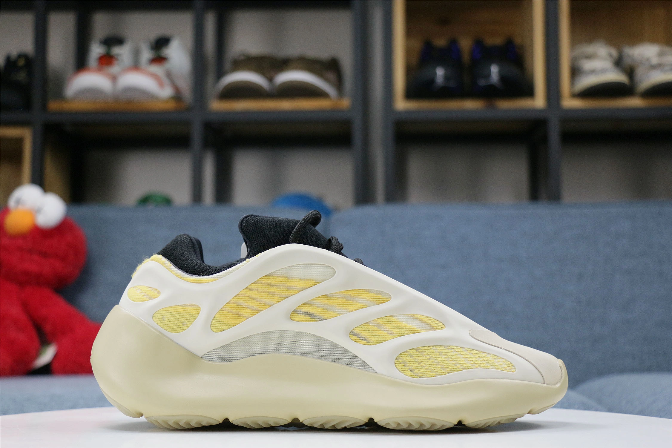 Seasonal Yeezy Boost 700 V3 Safflower 2734