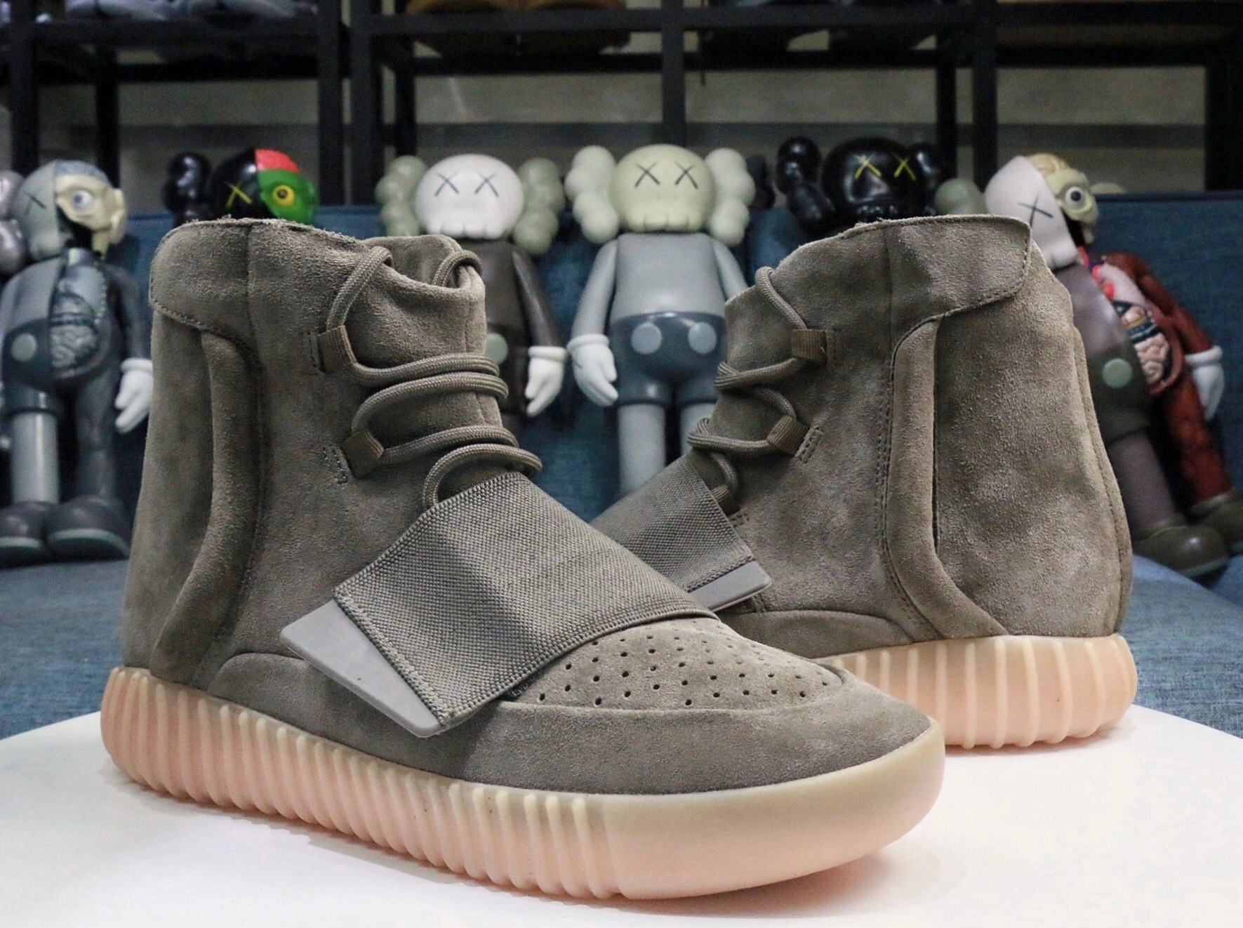 Yeezy Boost 750 Light Brown Supportive 2753