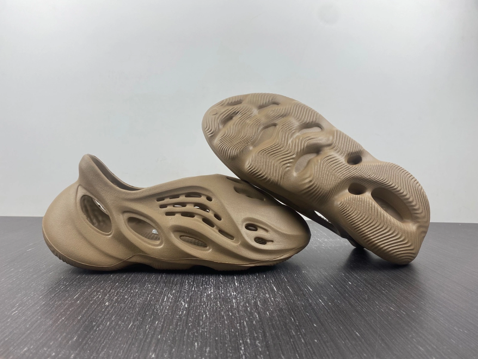 Minimalist Yeezy Foam RNR Clay Taupe GV 2577