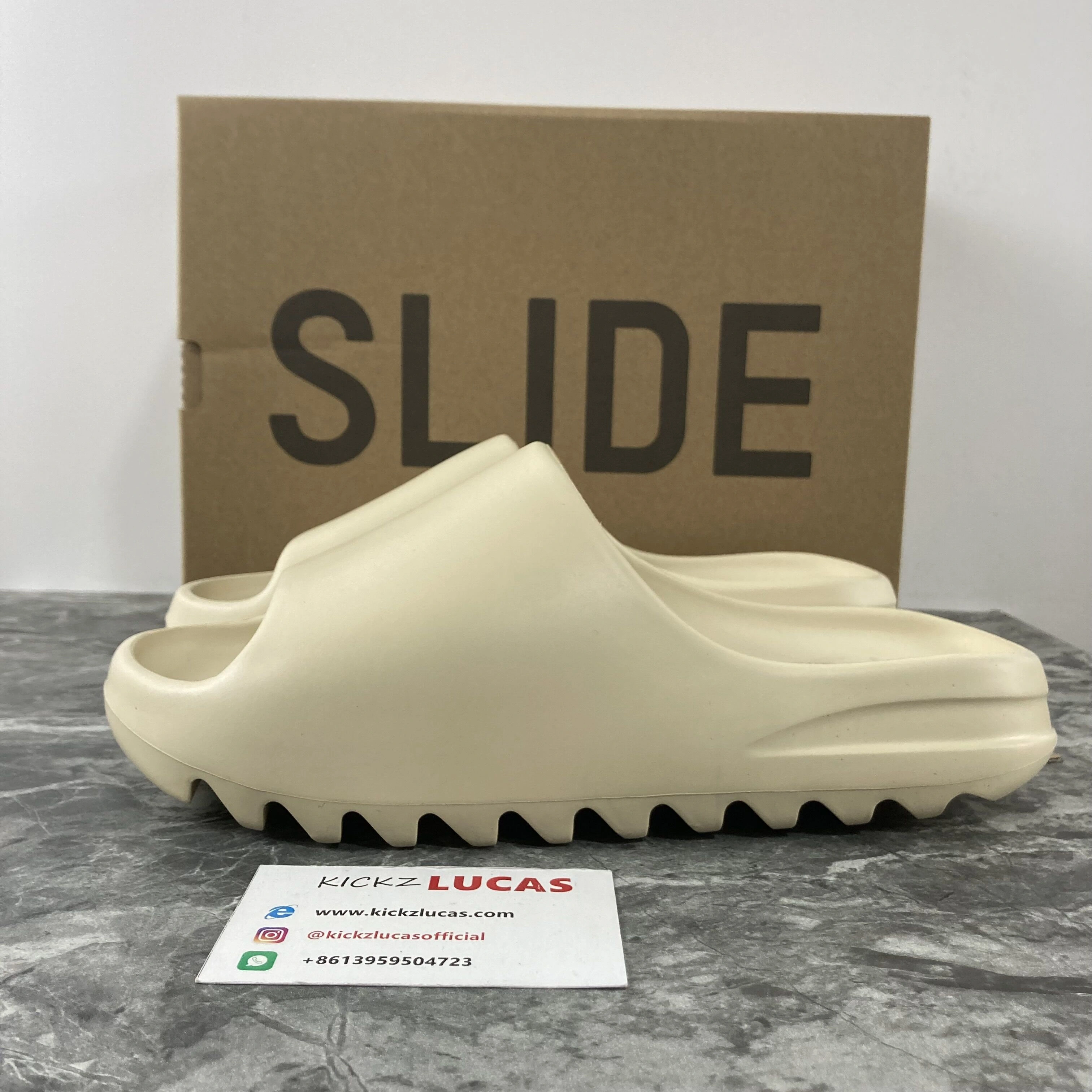 Yeezy Slide Bone FW Bold 2590
