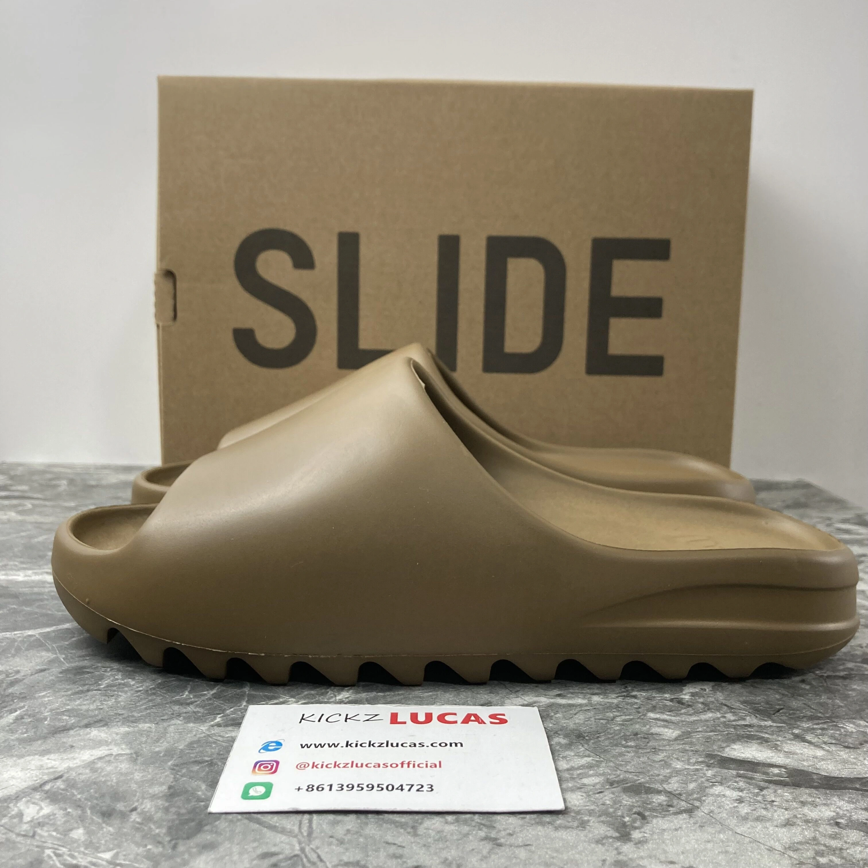 Yeezy Slide Core G55492 GW TimelessDesign 2591