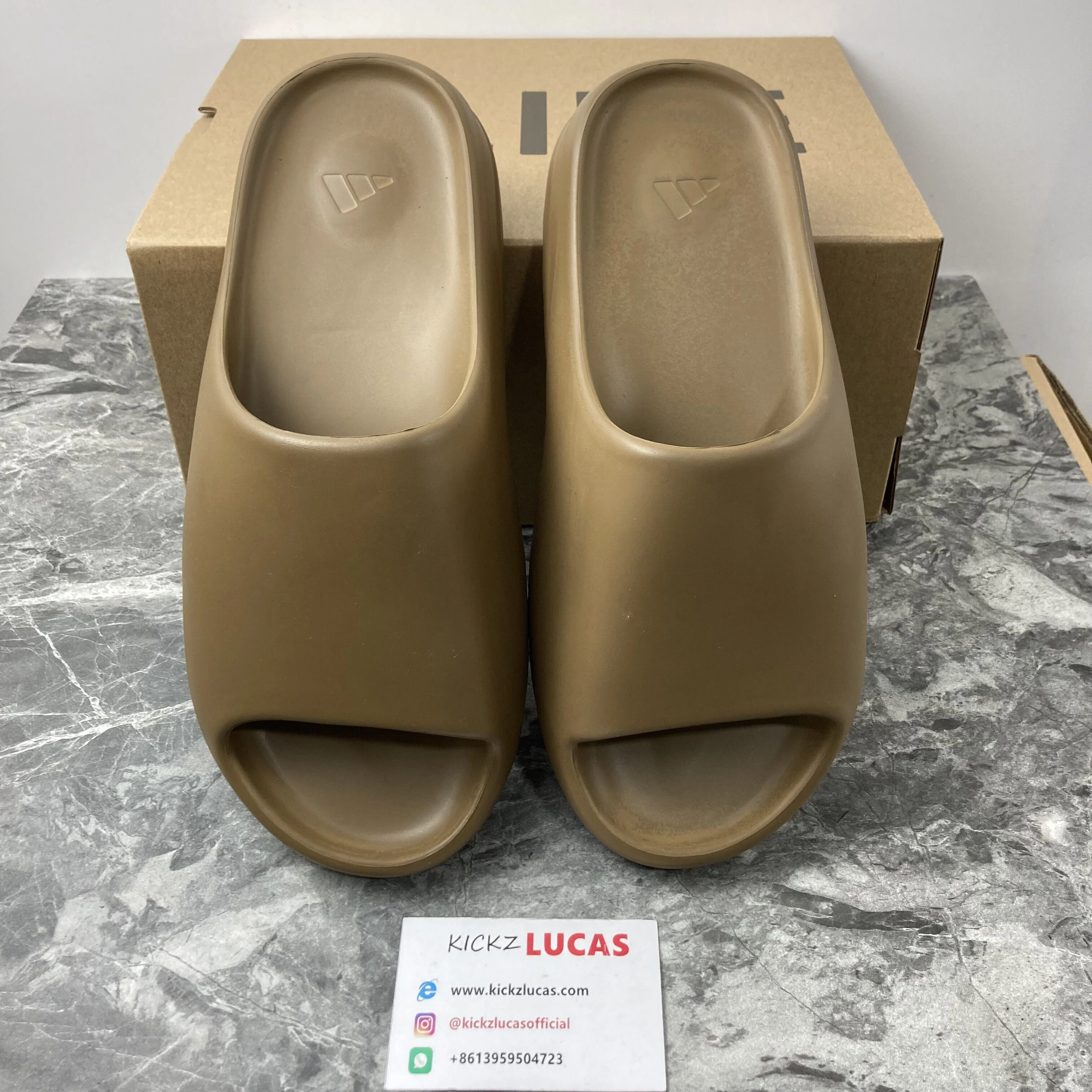 Yeezy Slide Core G55492 GW TimelessDesign 2591