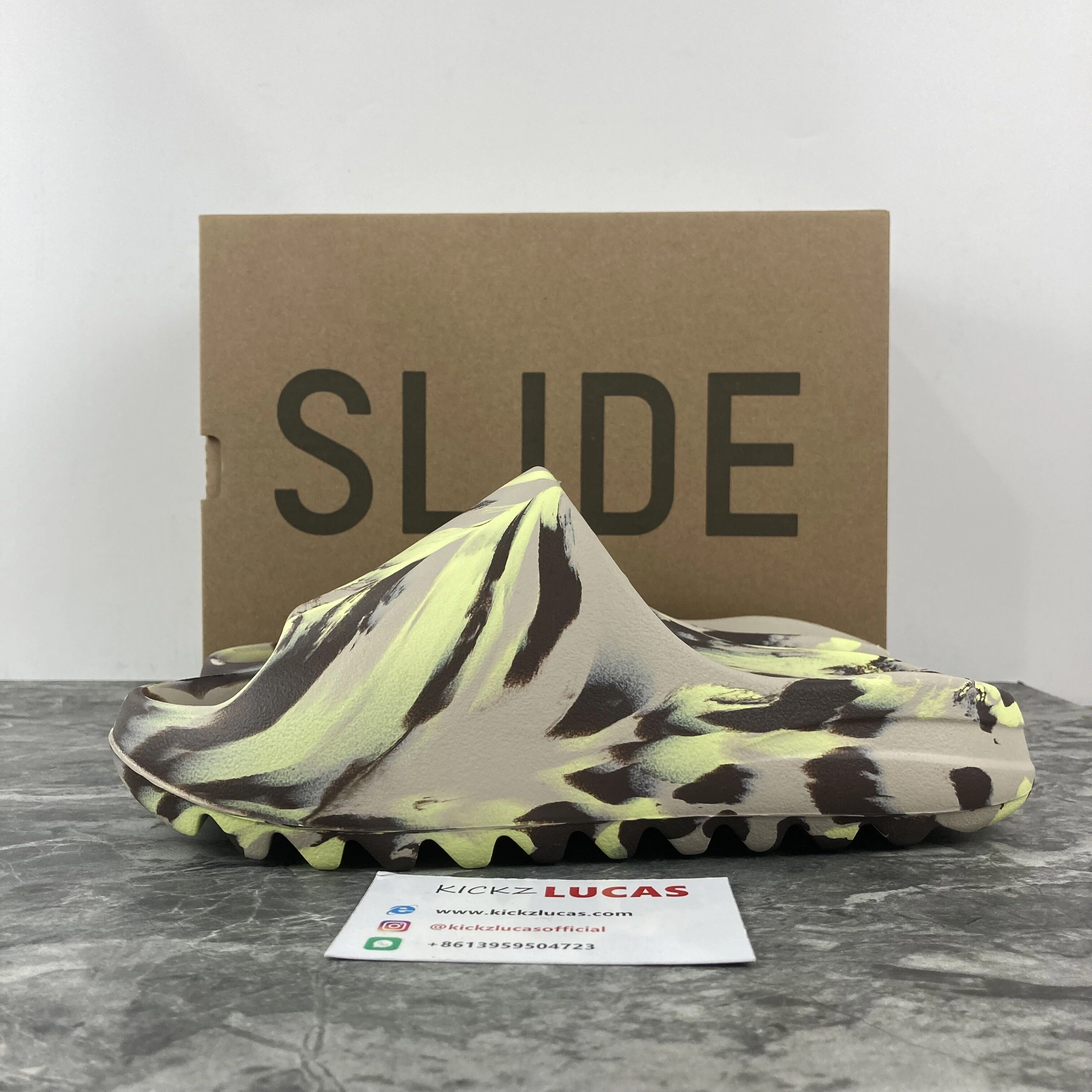 RelaxedFit Yeezy Slide MX APPEARS FZ 2581