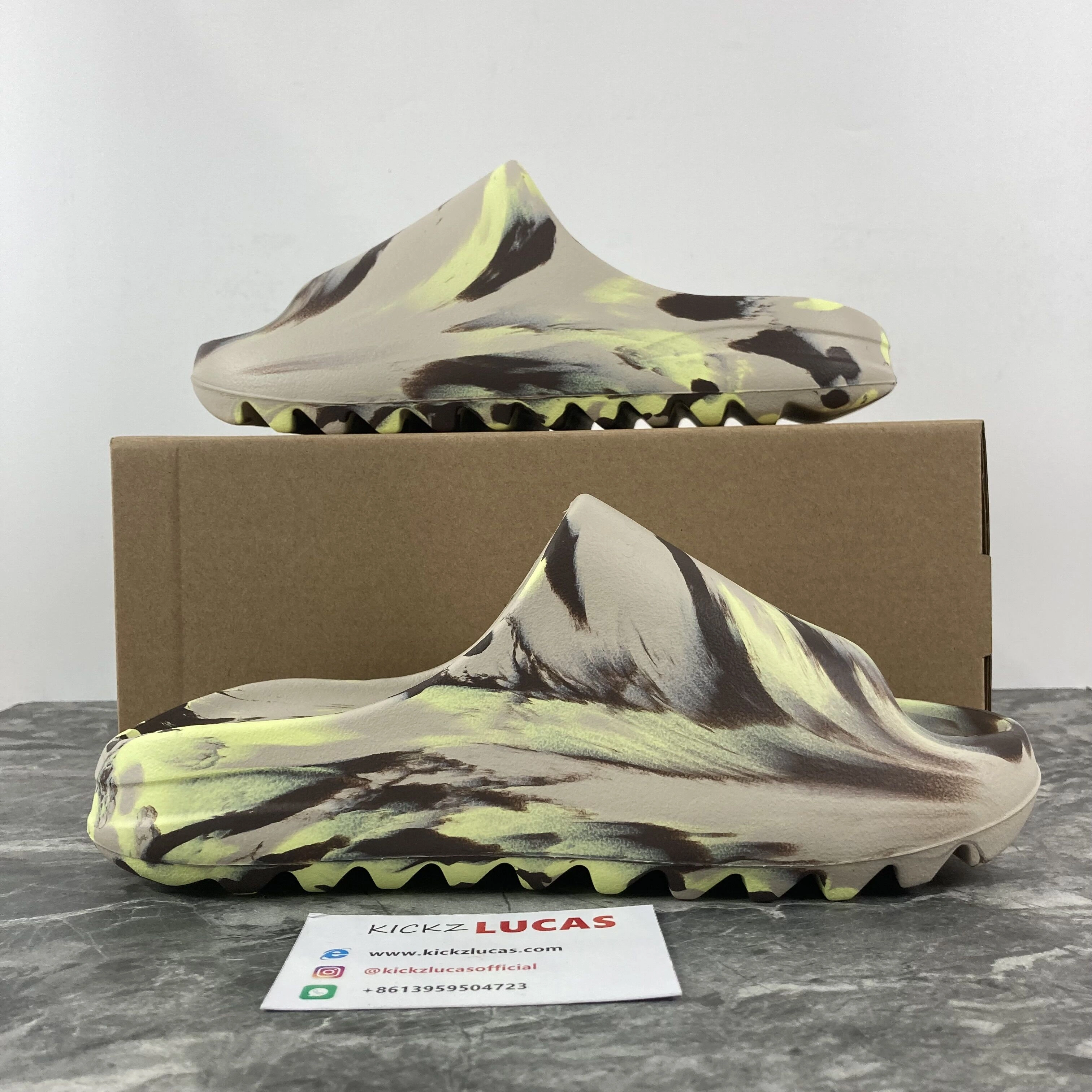RelaxedFit Yeezy Slide MX APPEARS FZ 2581