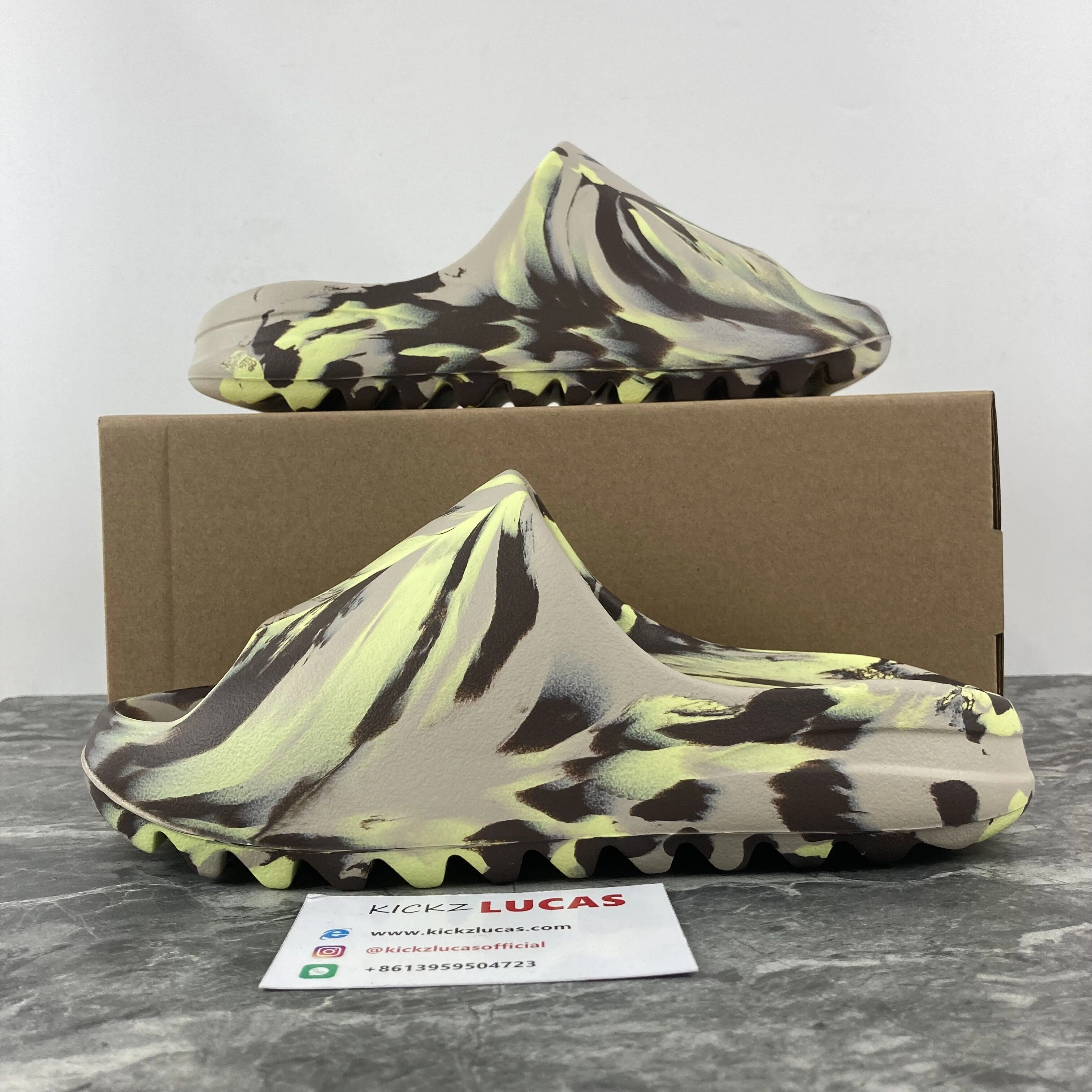 RelaxedFit Yeezy Slide MX APPEARS FZ 2581