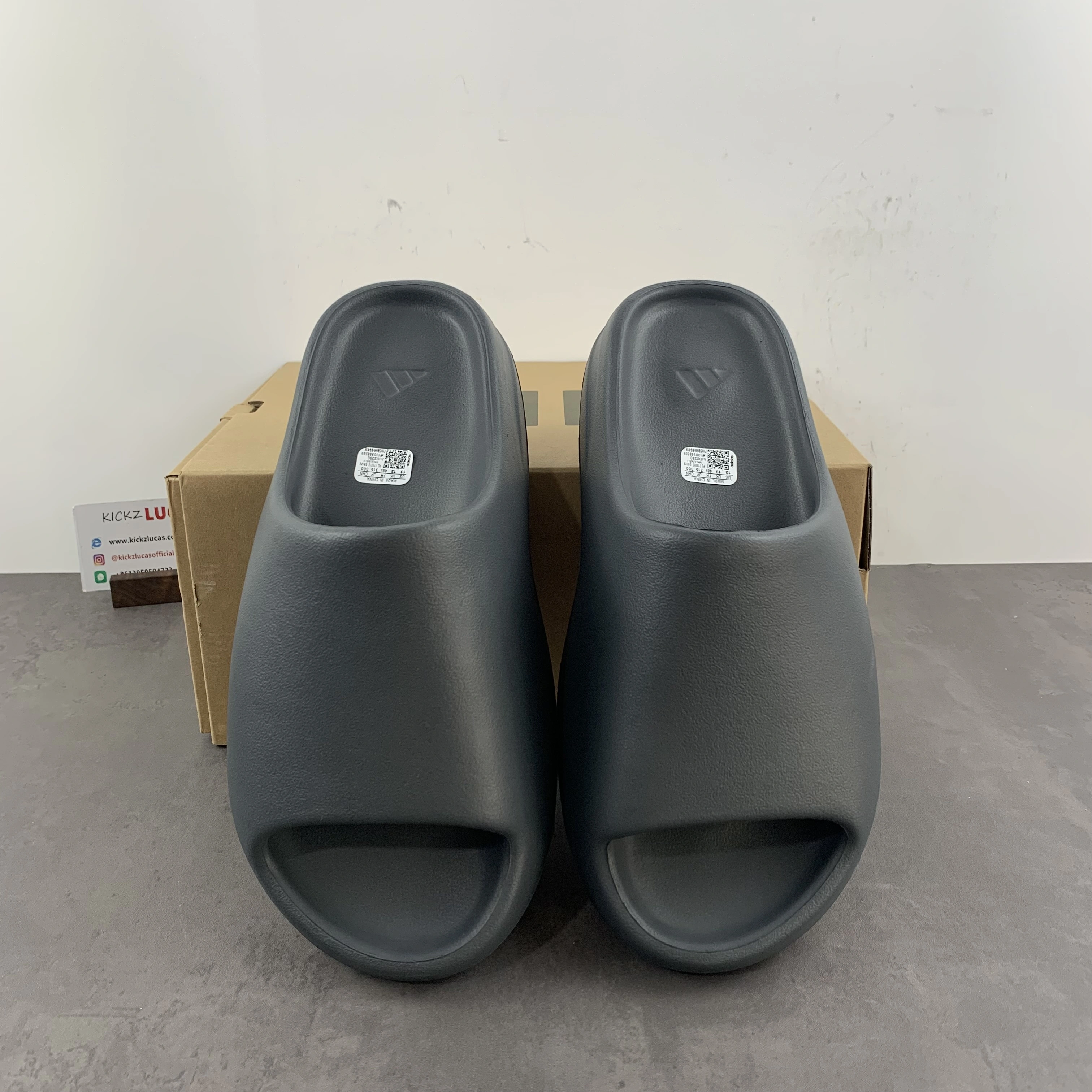 Yeezy Slide Slate Grey ID DailyWear 2573