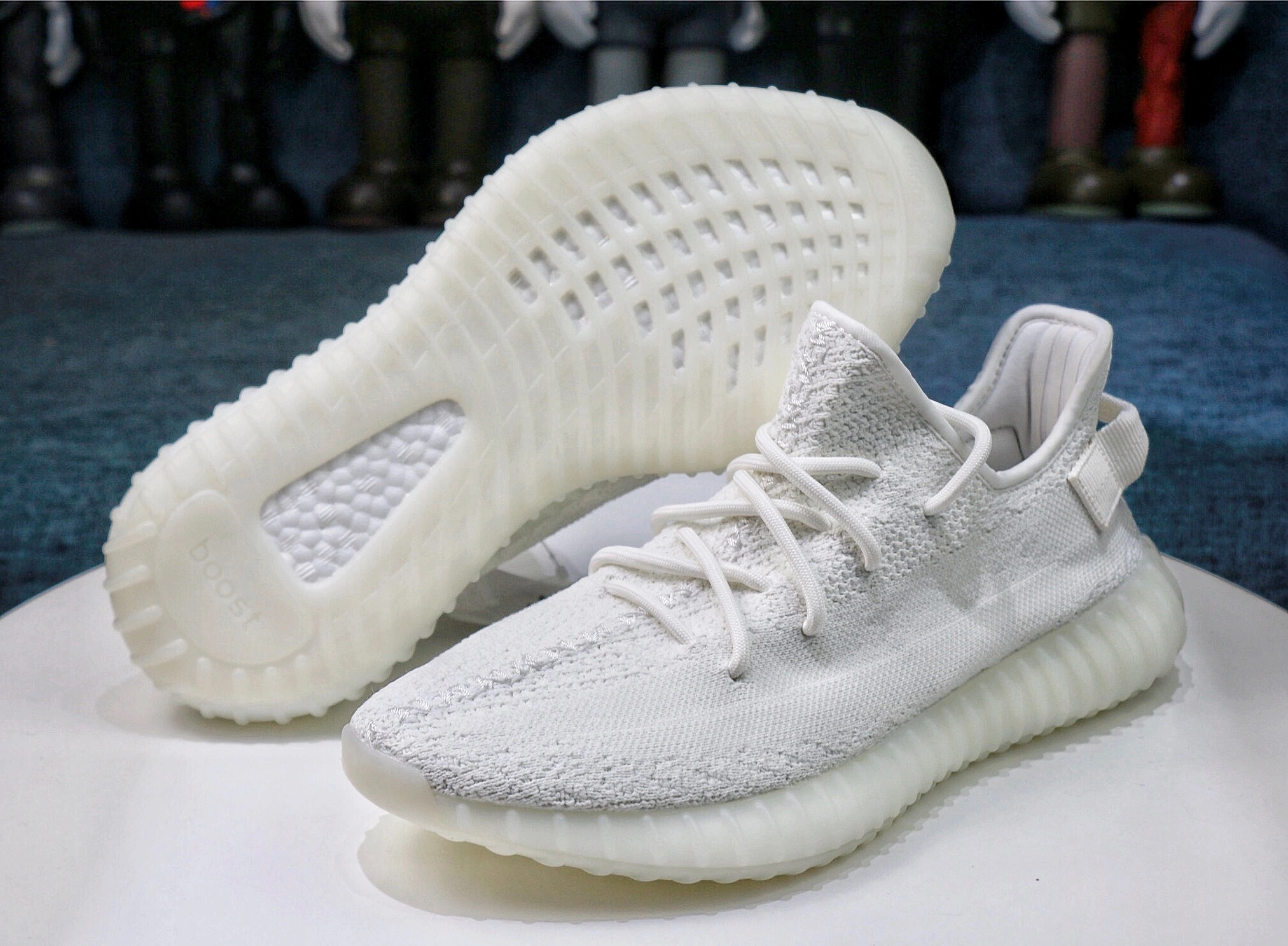 Attractive Yeezy boost 350 V2 Cream white 2680