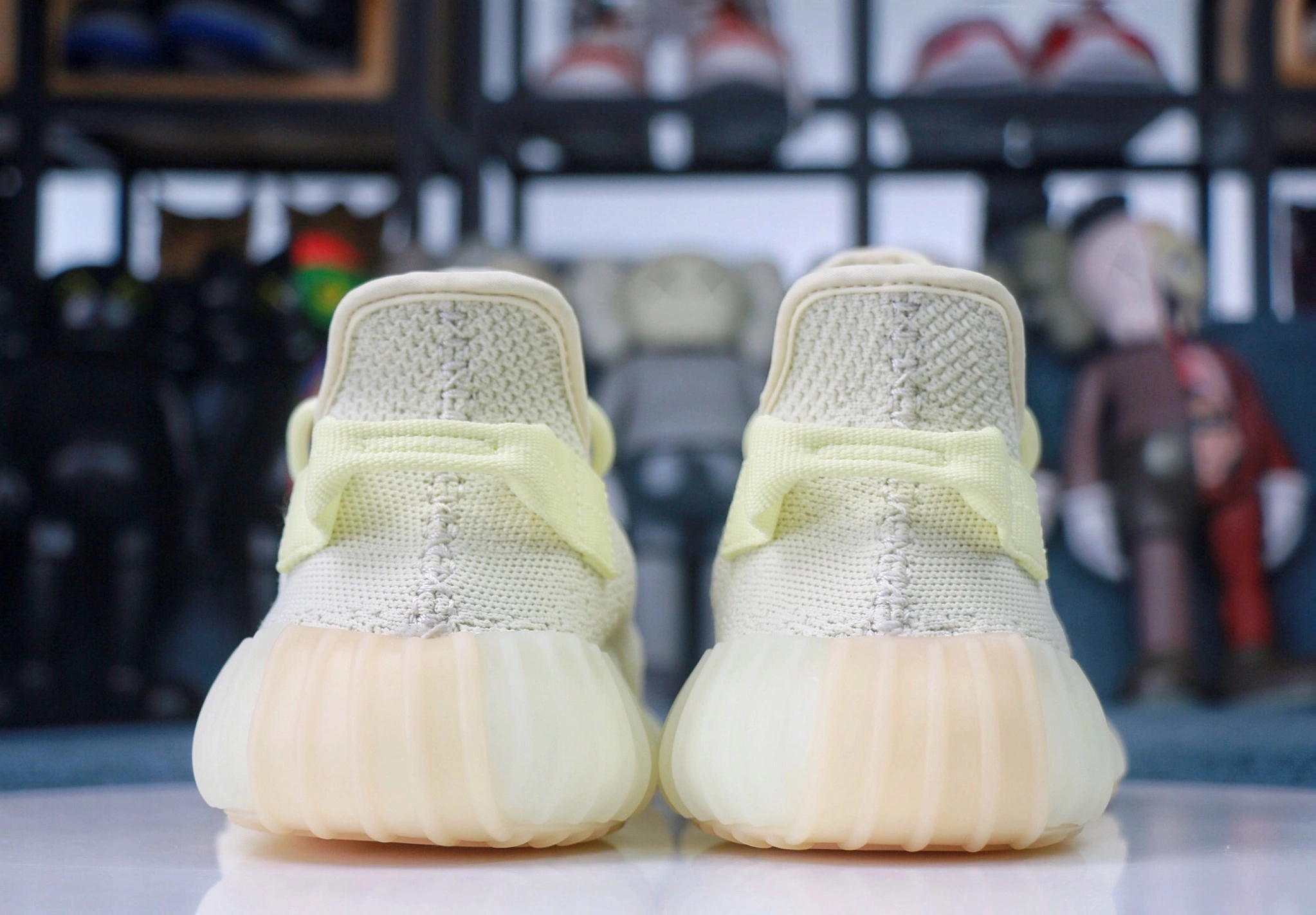 Yeezy boost 350 V2 lcy yellow UrbanChic 2683