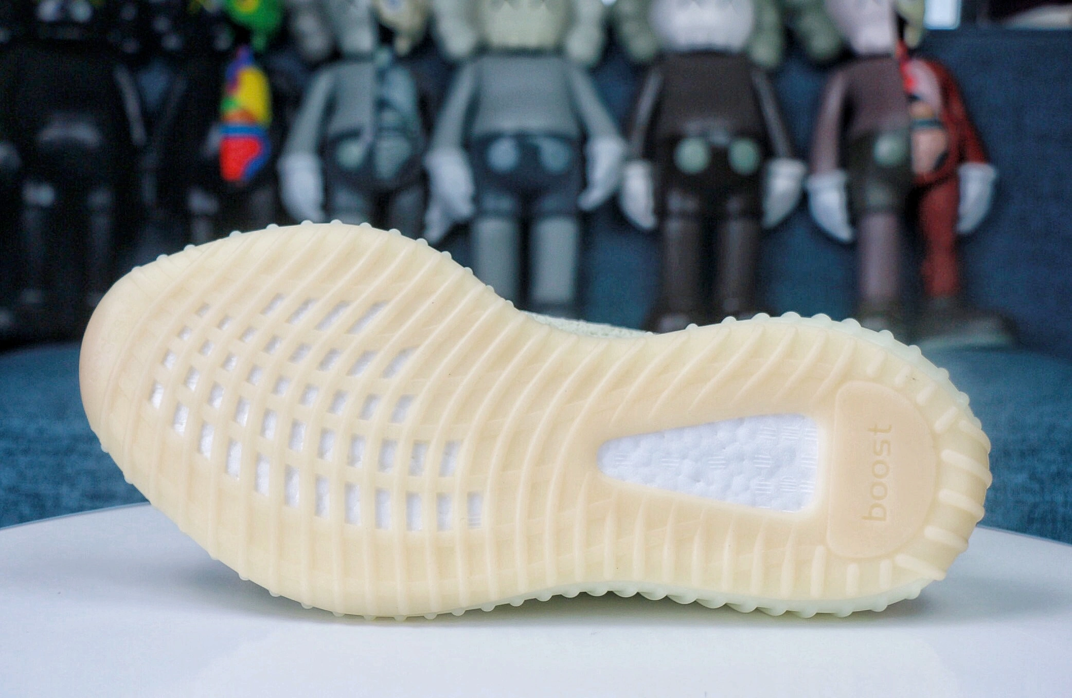 Yeezy boost 350 V2 lcy yellow UrbanChic 2683