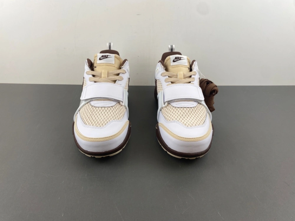 Zoom Field Jaxx Travis Scott Light Chocolate HQ3073- Refined 846