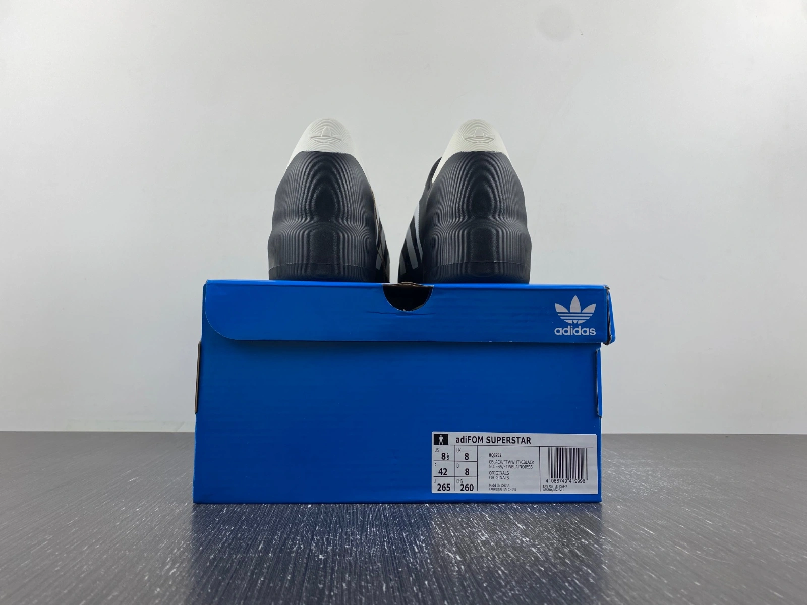 ComfortFit adiFOM Superstar Black White HQ 2572