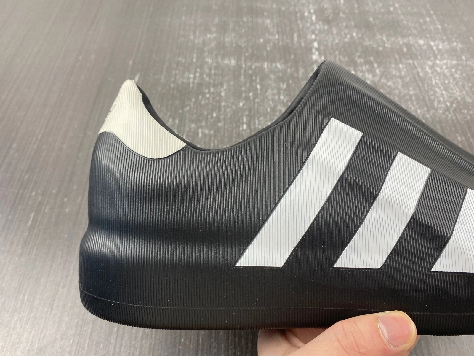 ComfortFit adiFOM Superstar Black White HQ 2572