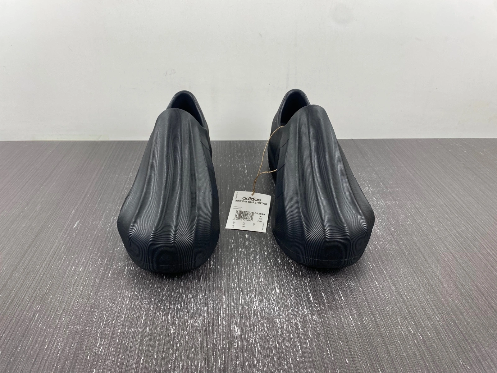 adiFOM Superstar Triple Black GZ Practical 2571