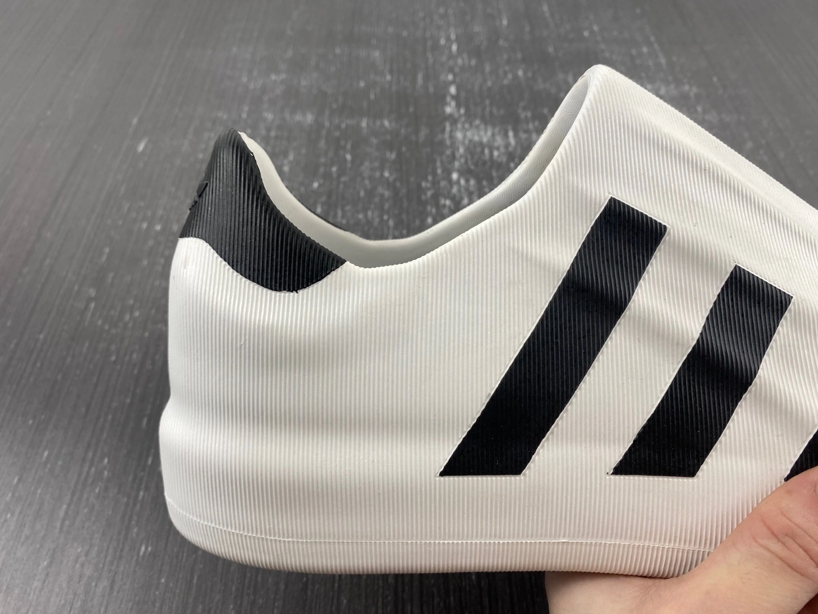 Neat adiFOM Superstar White Black HQ 2569