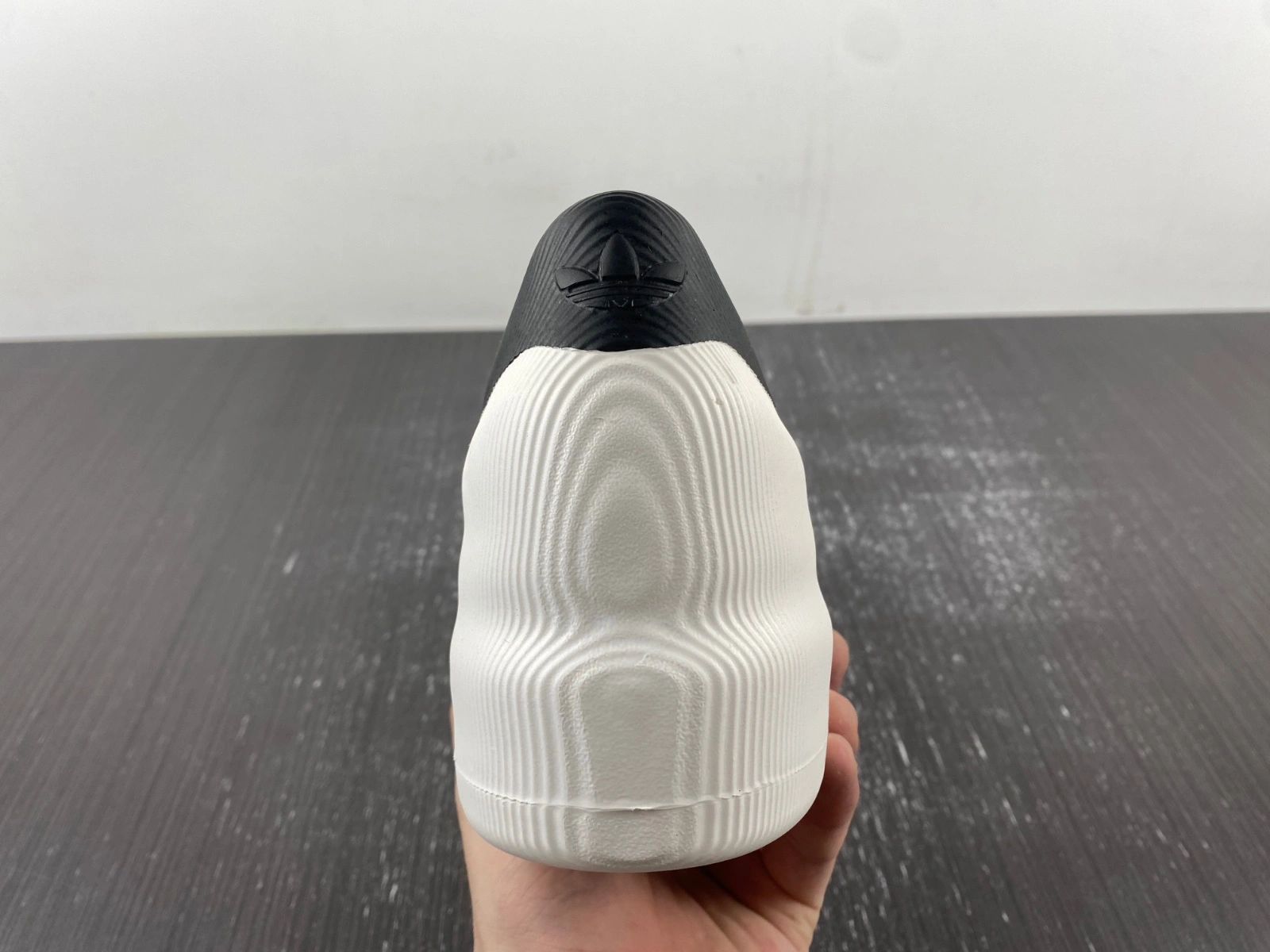 Neat adiFOM Superstar White Black HQ 2569