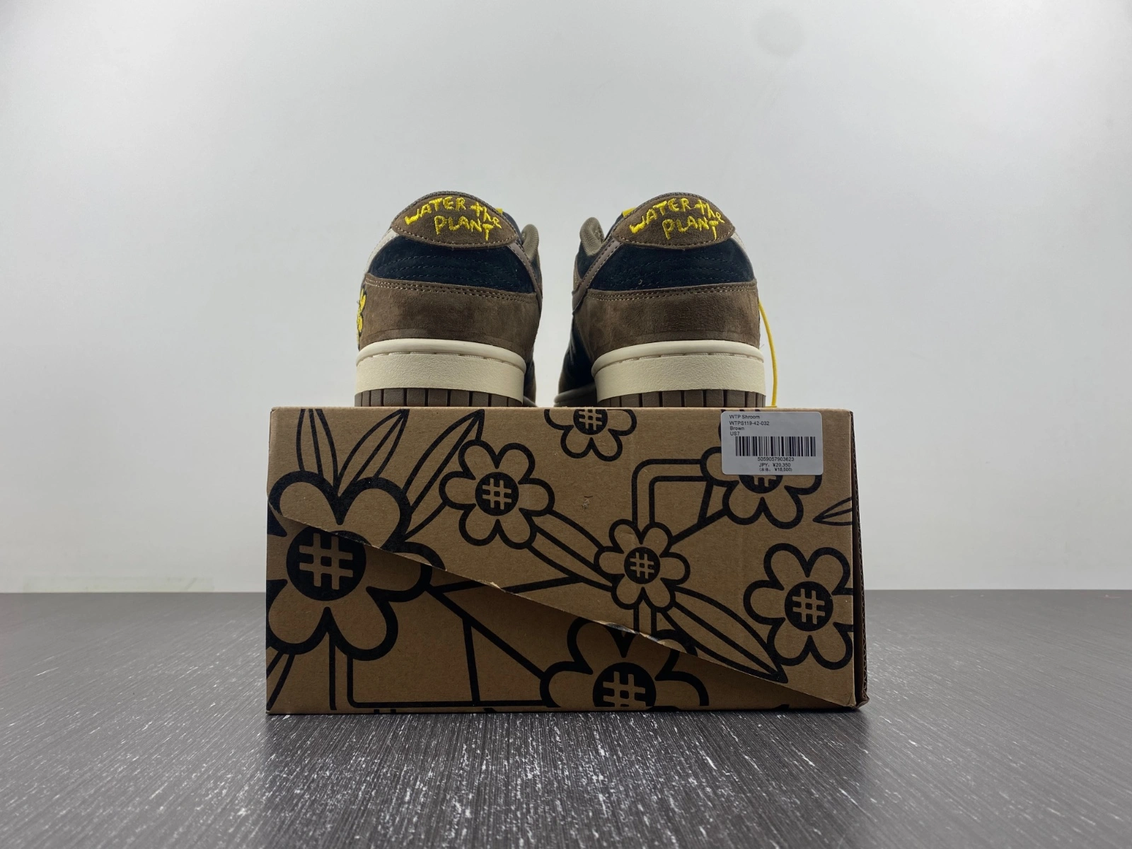 UrbanChic water the plant 1.0 DUNK LOW Mocha 113