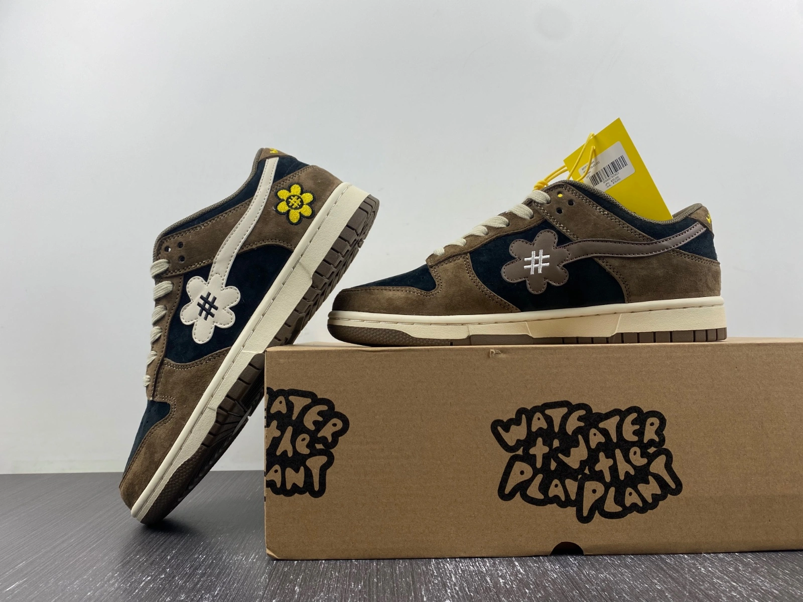 UrbanChic water the plant 1.0 DUNK LOW Mocha 113