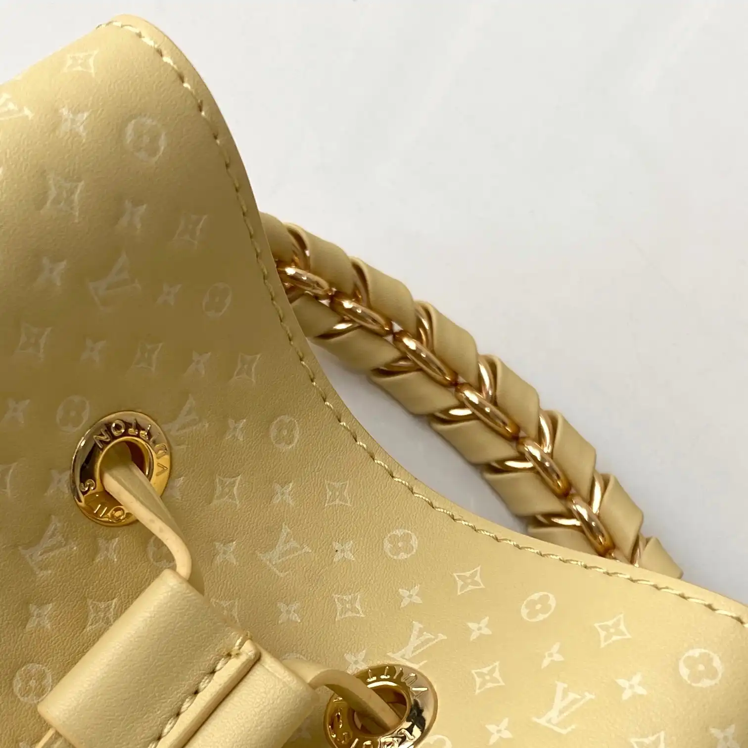 Affordable Louis Vuitton M22599 Calfskin Yellow Néonoé BB