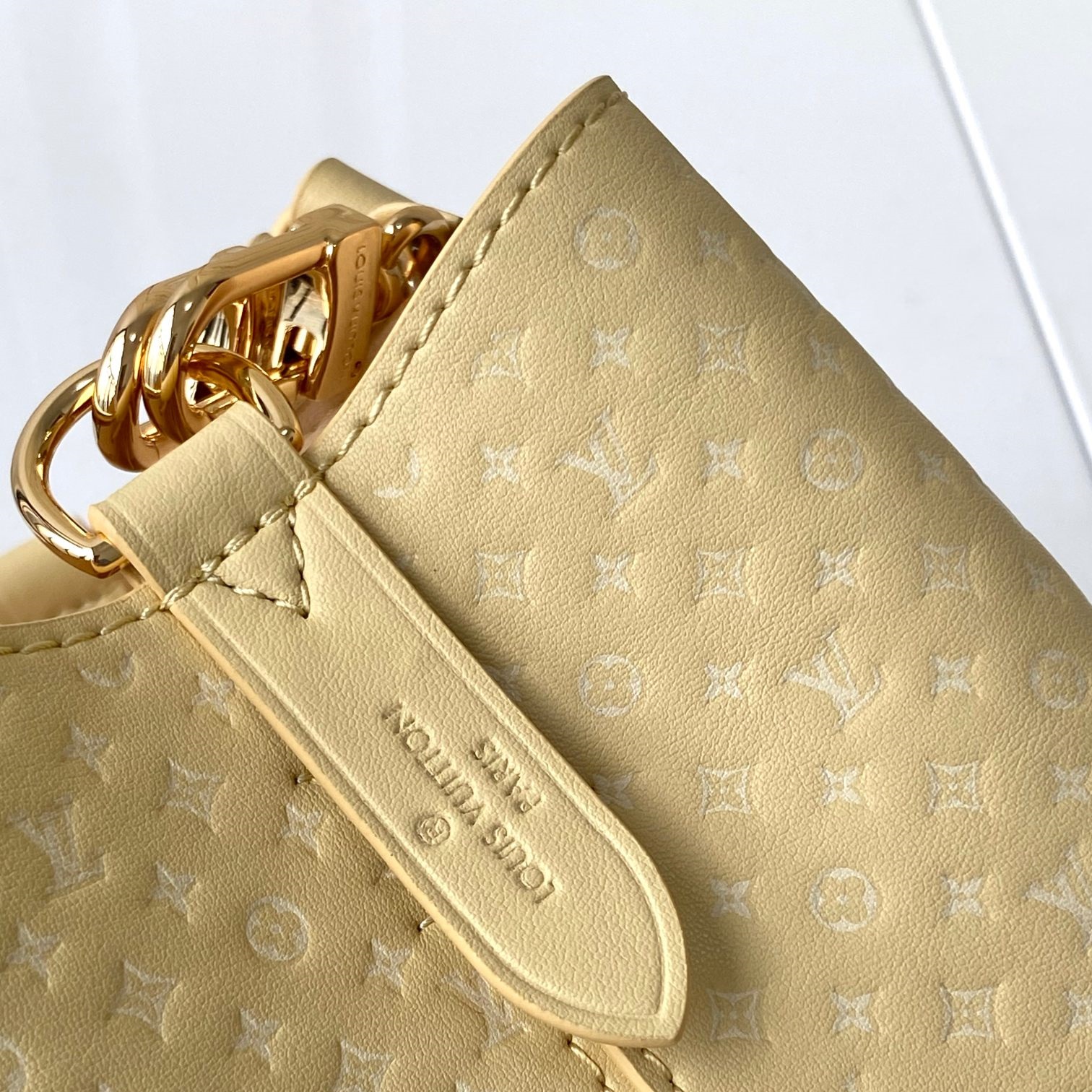 Lvlenka Louis Vuitton M22599 Calfskin Yellow Néonoé BB