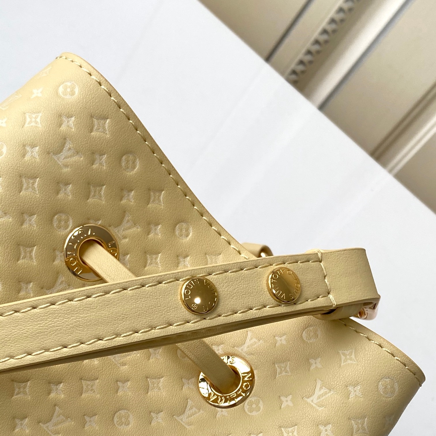 Lvlenka Louis Vuitton M22599 Calfskin Yellow Néonoé BB