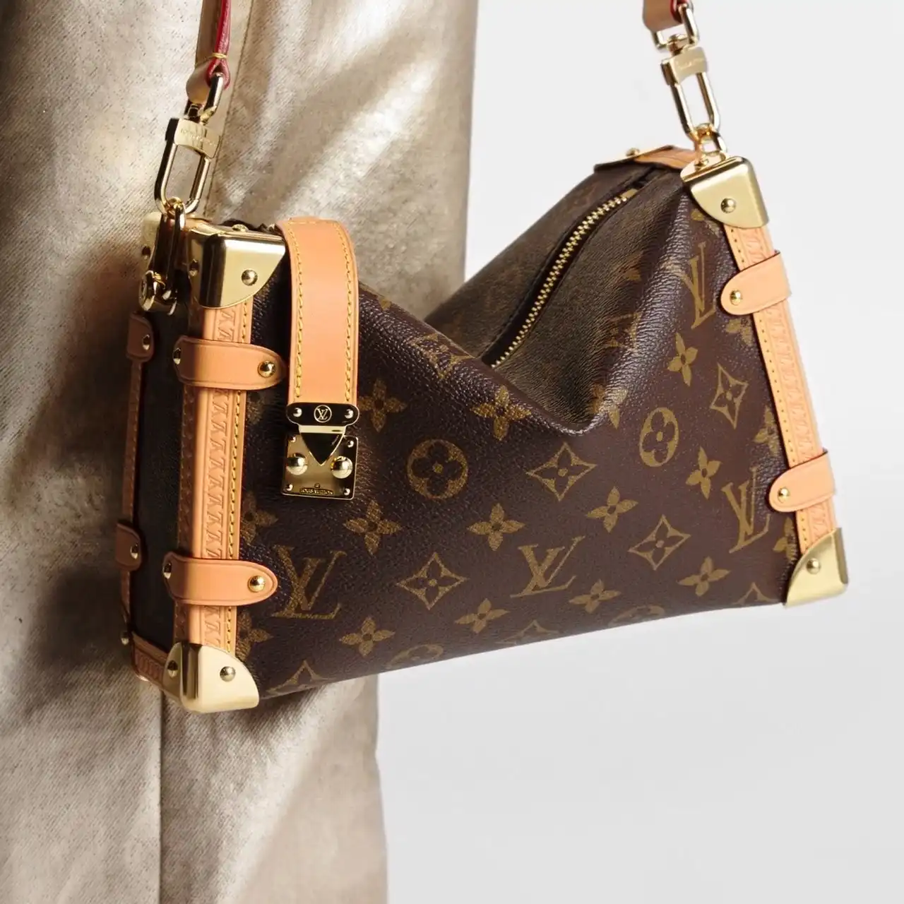 Affordable Louis Vuitton M46358 Side Trunk MM Monogram