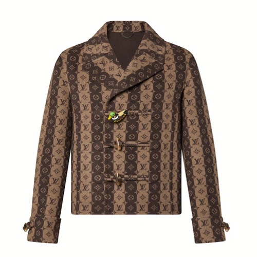 1A9K2F A broad striped jacket