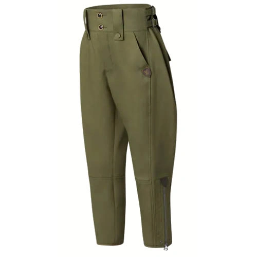 1AA2E8 Clipping the breeches