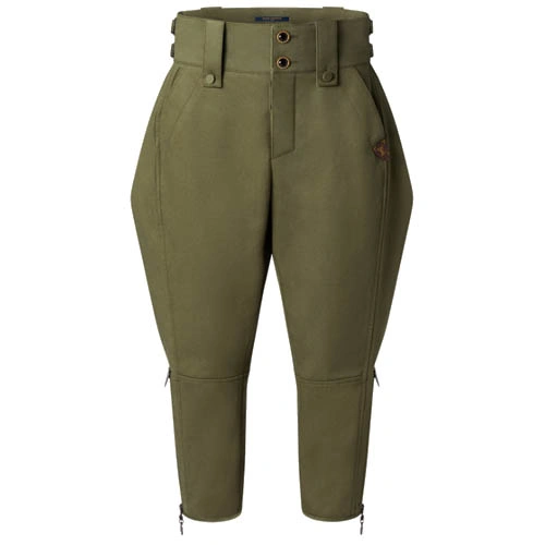 1AA2E8 Clipping the breeches